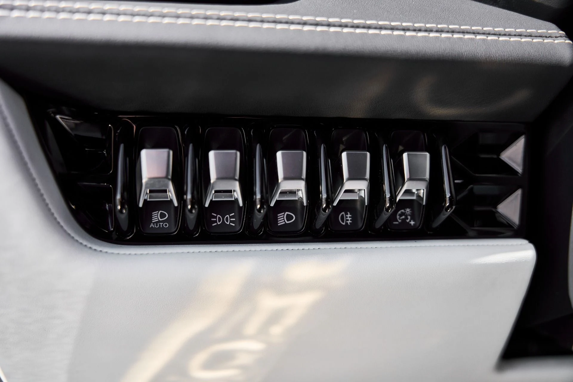 mph049_1223359879_Used_2024_Lamborghini_Huracan_EVO_Base_1771467067_407af7faa0