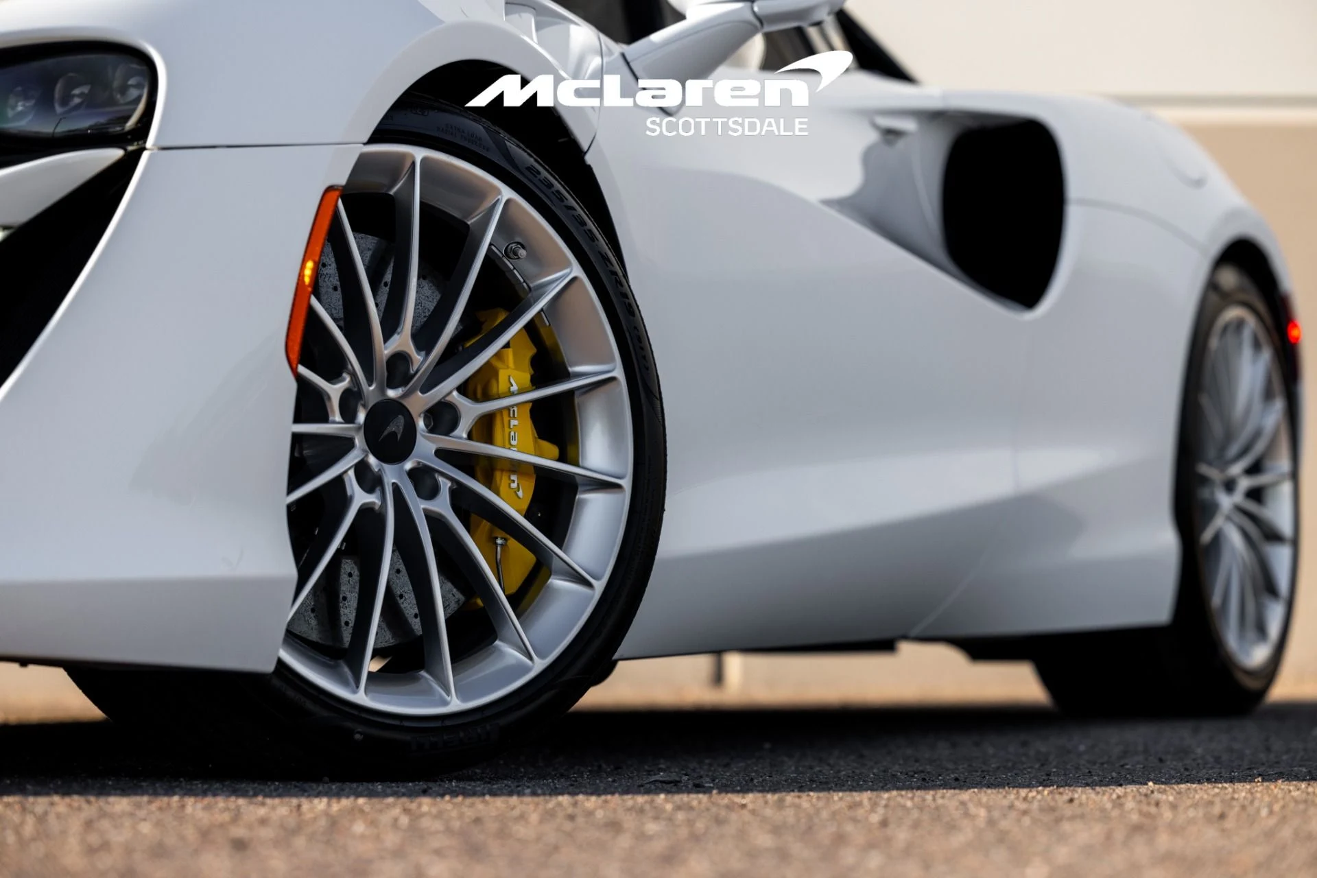 mph049_12463174_Used_2025_MCLAREN_ARTURA_1728156448_e6515bafb7