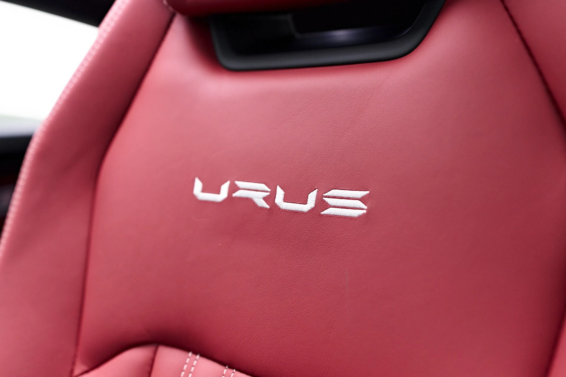 mph049_1254851063_Used_2024_Lamborghini_Urus_S_1751401874_5ddaa68c2d