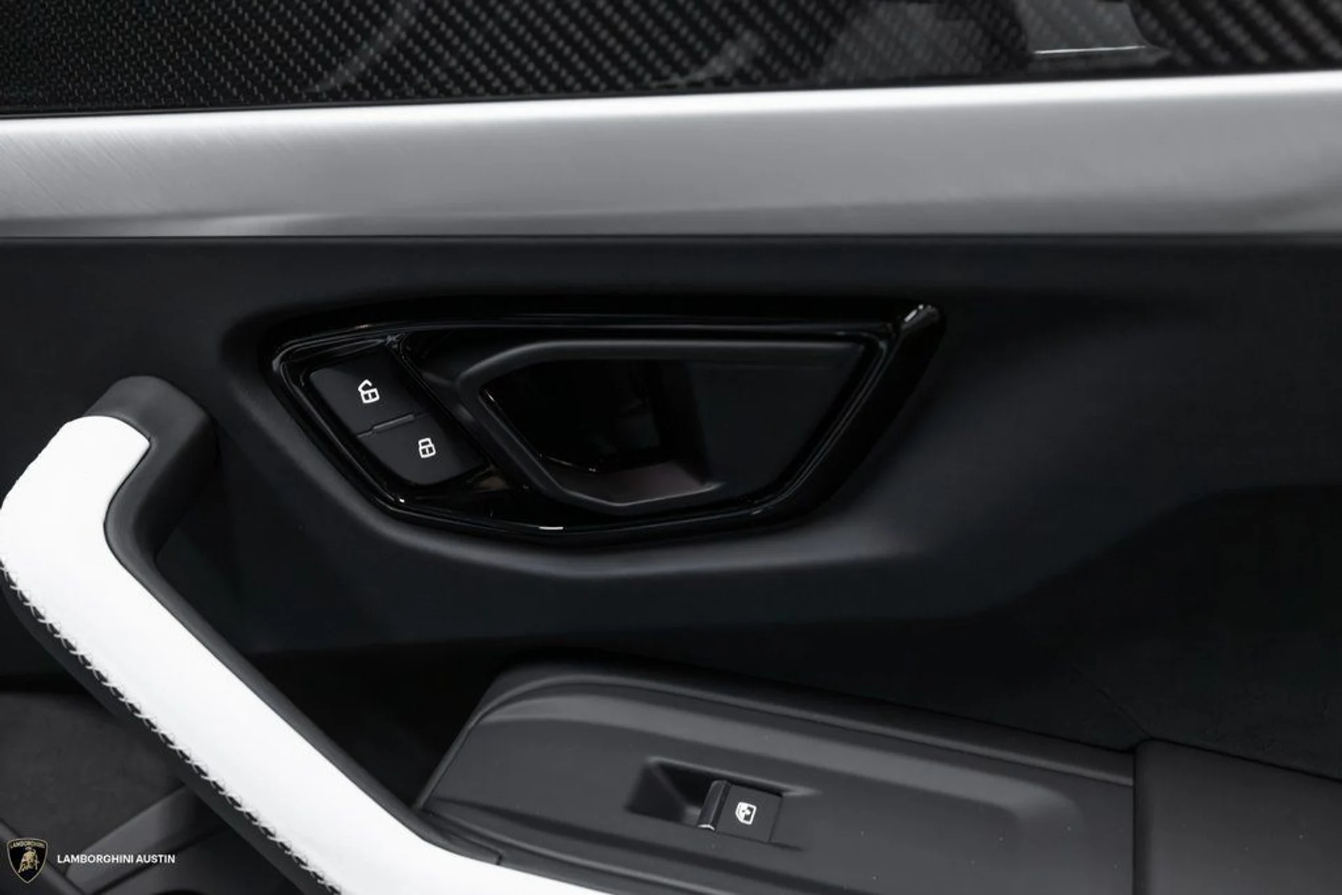 mph049_12743649_982e2187afc54f66ade1ccb6e09f0fa0x_0573c88970