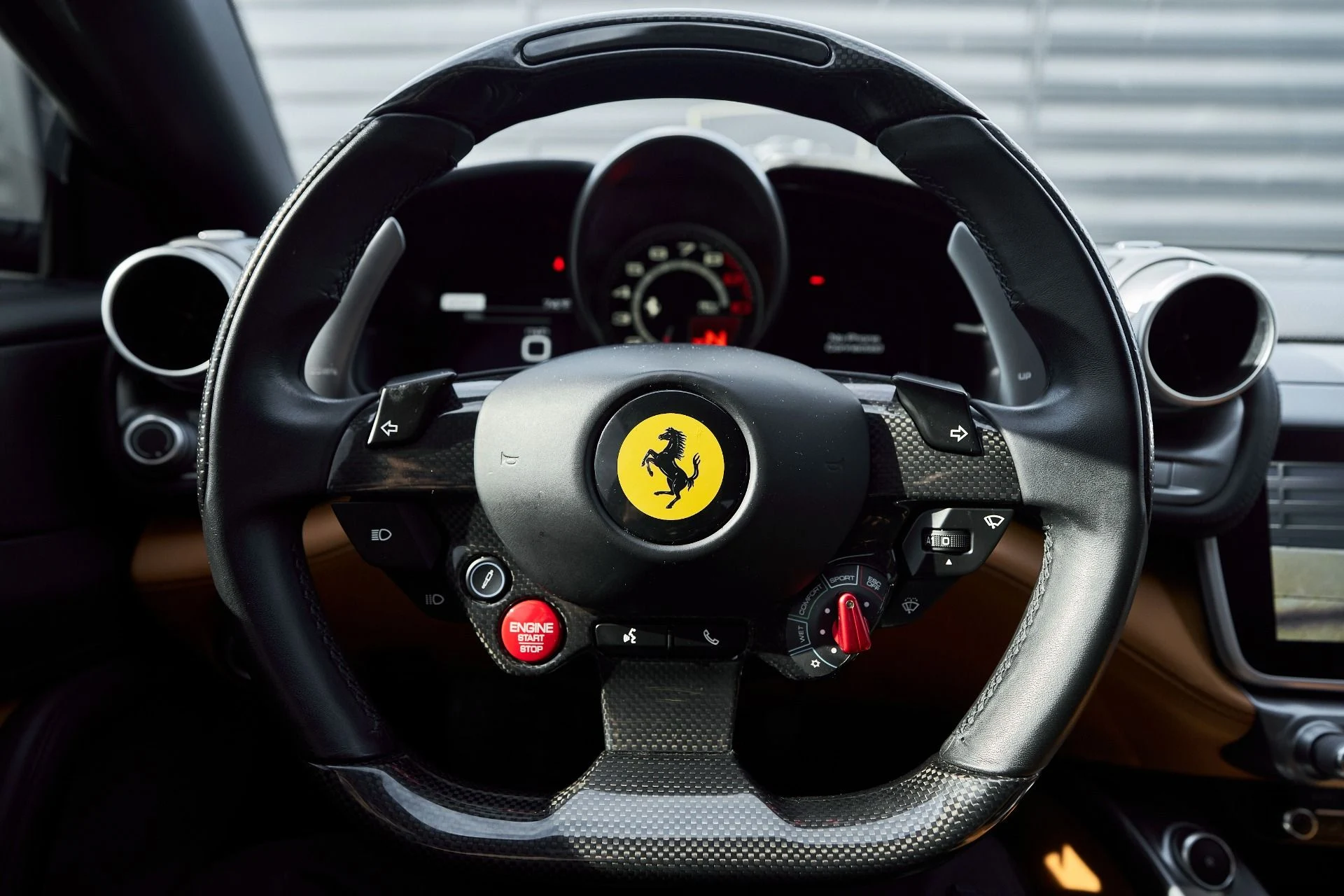 mph049_128955265_Used_2018_Ferrari_GTC_4_Lusso_V12_1764210204_0434e00655