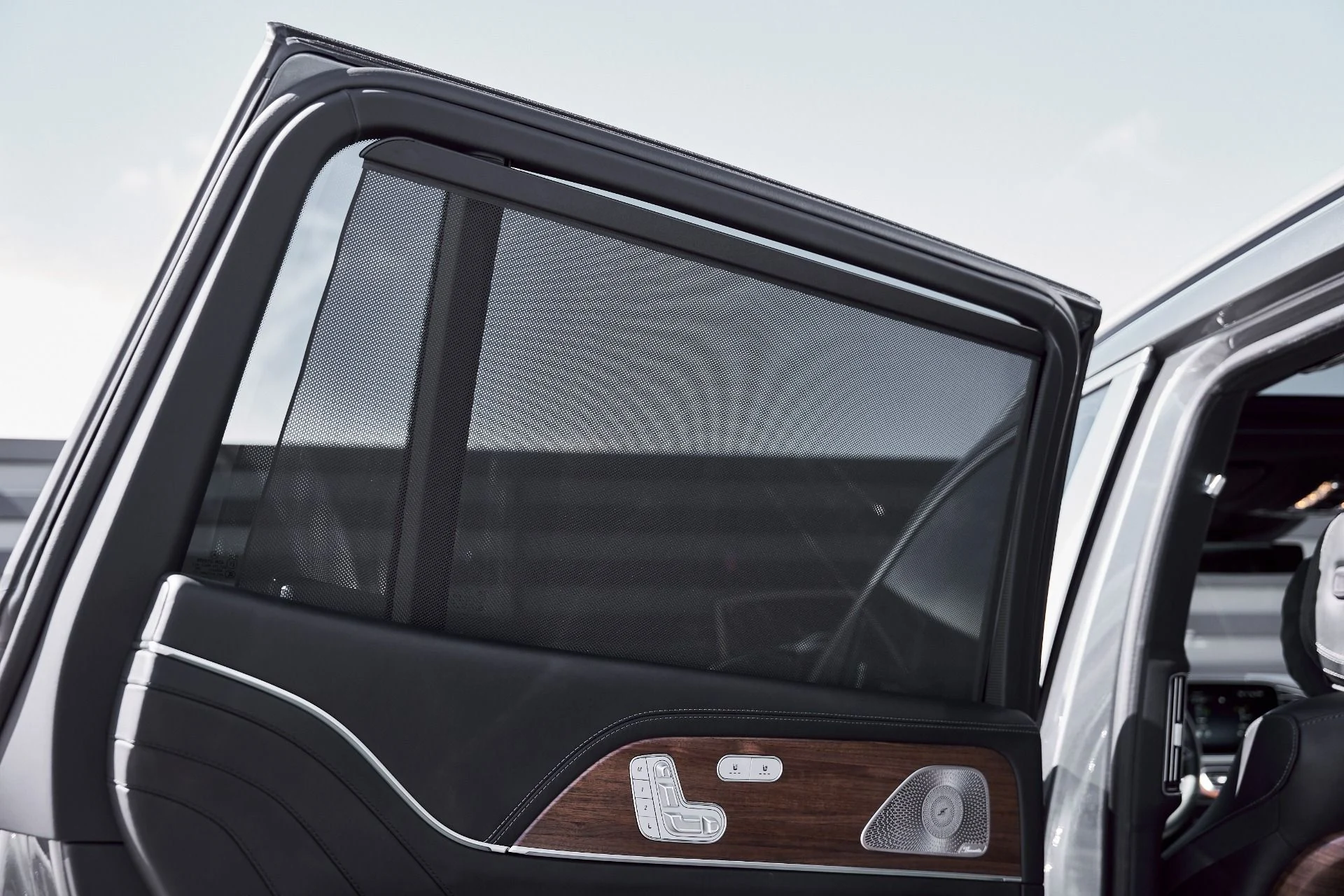 mph049_1291095199_Used_2025_Mercedes_Benz_GLS_Maybach_GLS_600_1771467918_32a663905c