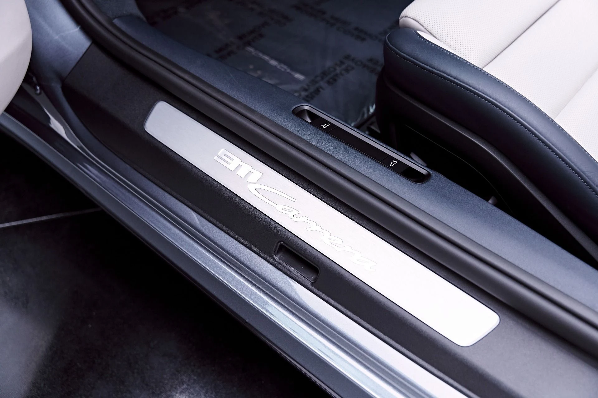 mph049_1295222009_Used_2025_Porsche_911_Carrera_1777504808_c93e23386e