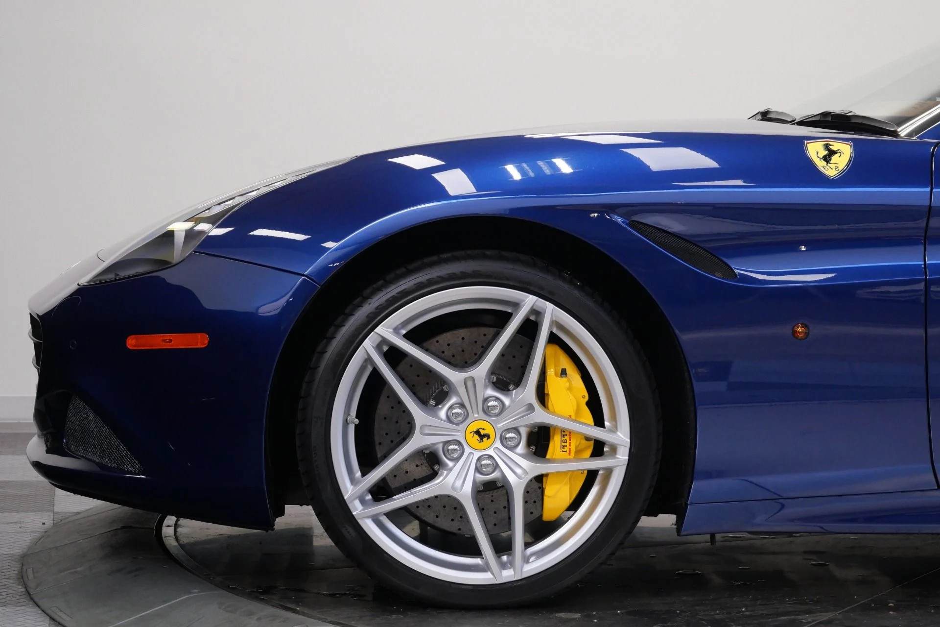 mph049_1309342321_Used_2017_Ferrari_California_T_553_Horsepower_Ventilated_Seats_Low_Miles_1780071789_f53ead03ab