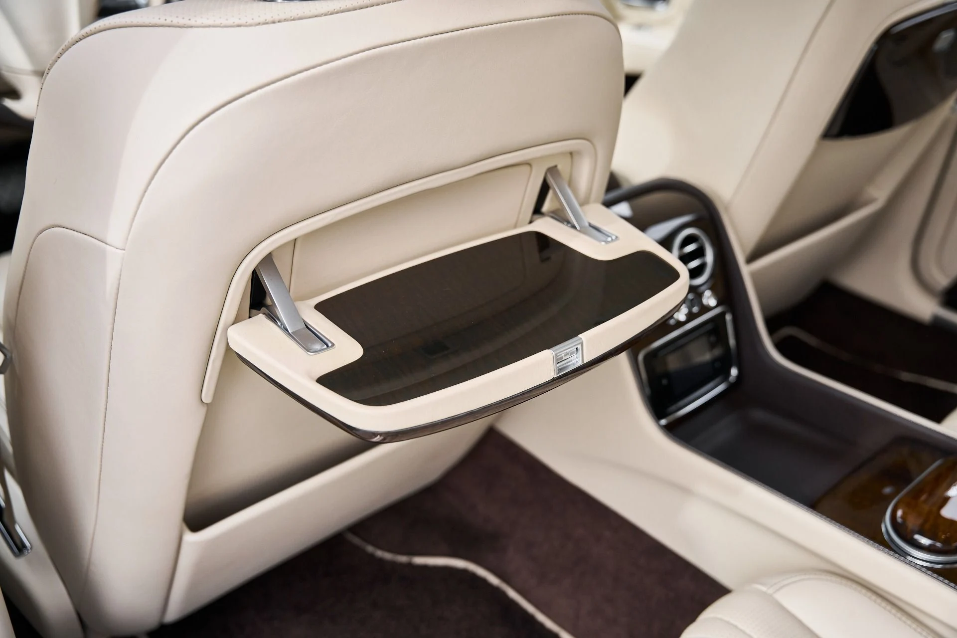 mph049_1314439545_Used_2015_Bentley_Flying_Spur_V8_1769278387_e9de995007