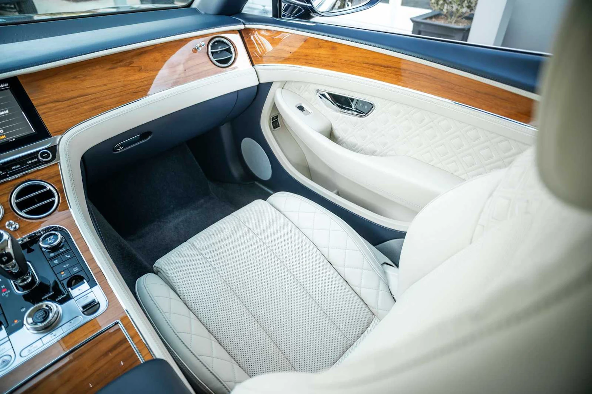 mph049_1338611748_37ef2c1d25350a110fe268686a7d7256x_fe84a986b3