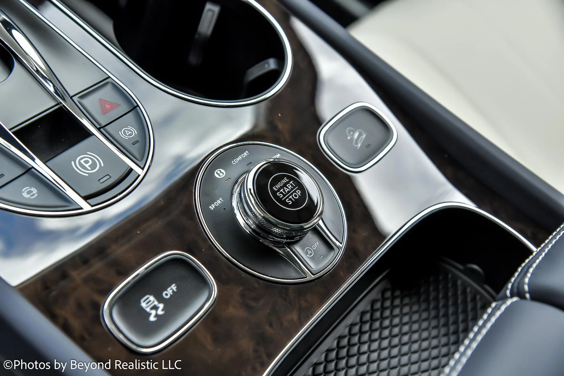 mph049_1339137164_Used_2024_Bentley_Bentayga_Azure_1760342192_9e94396c91