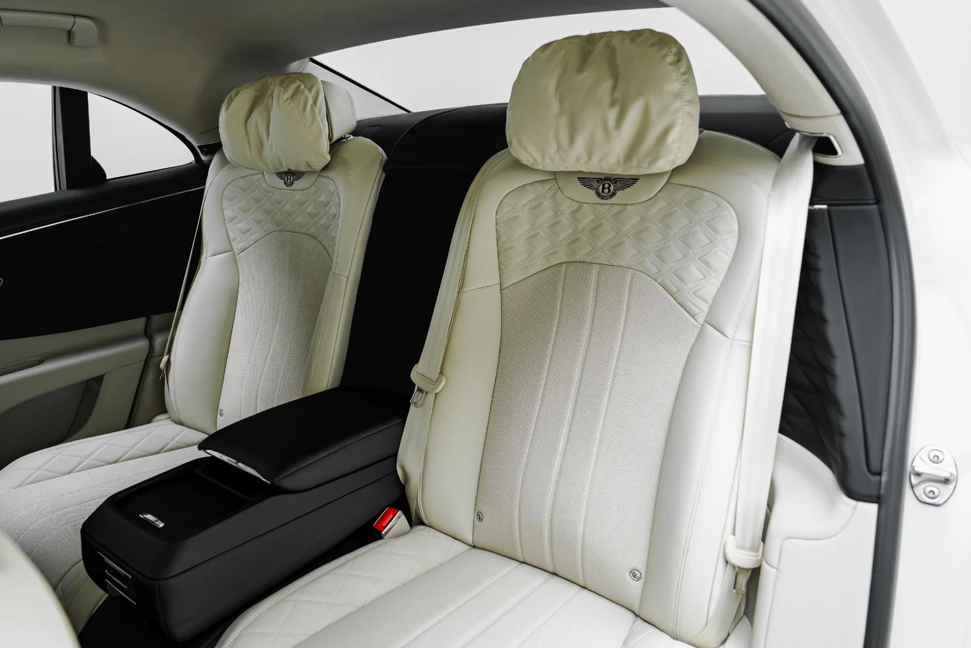 mph049_1349460365_Used_2024_Bentley_Flying_Spur_Speed_1793378303_51a5044de9