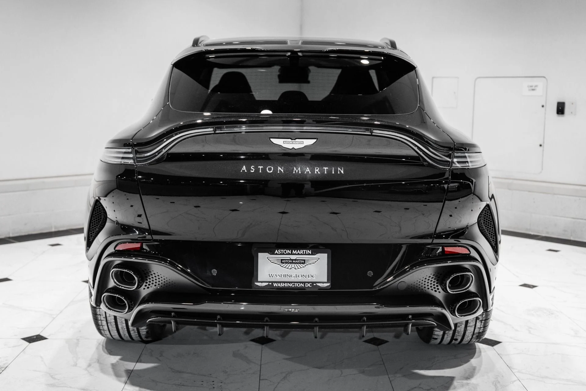 mph049_1351286595_New_2026_Aston_Martin_DBX_S_1765985660_54730527d7