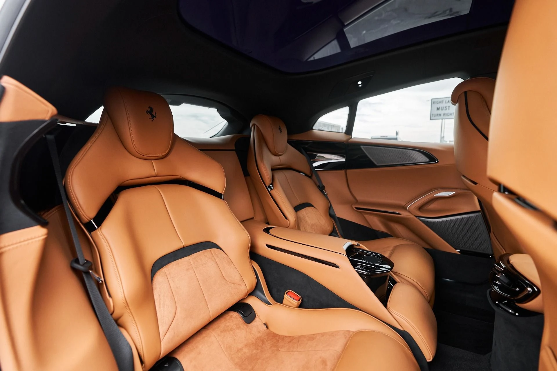 mph049_135581253_Used_2025_Ferrari_Purosangue_1762993306_7b2b078600