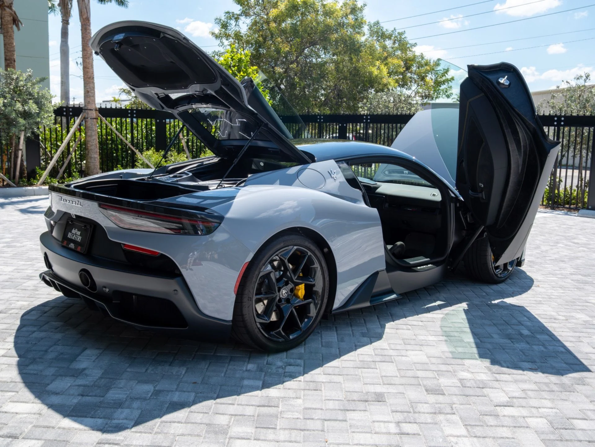 mph049_136319376_Used_2023_Maserati_MC_20_1774904511_ce6033a427