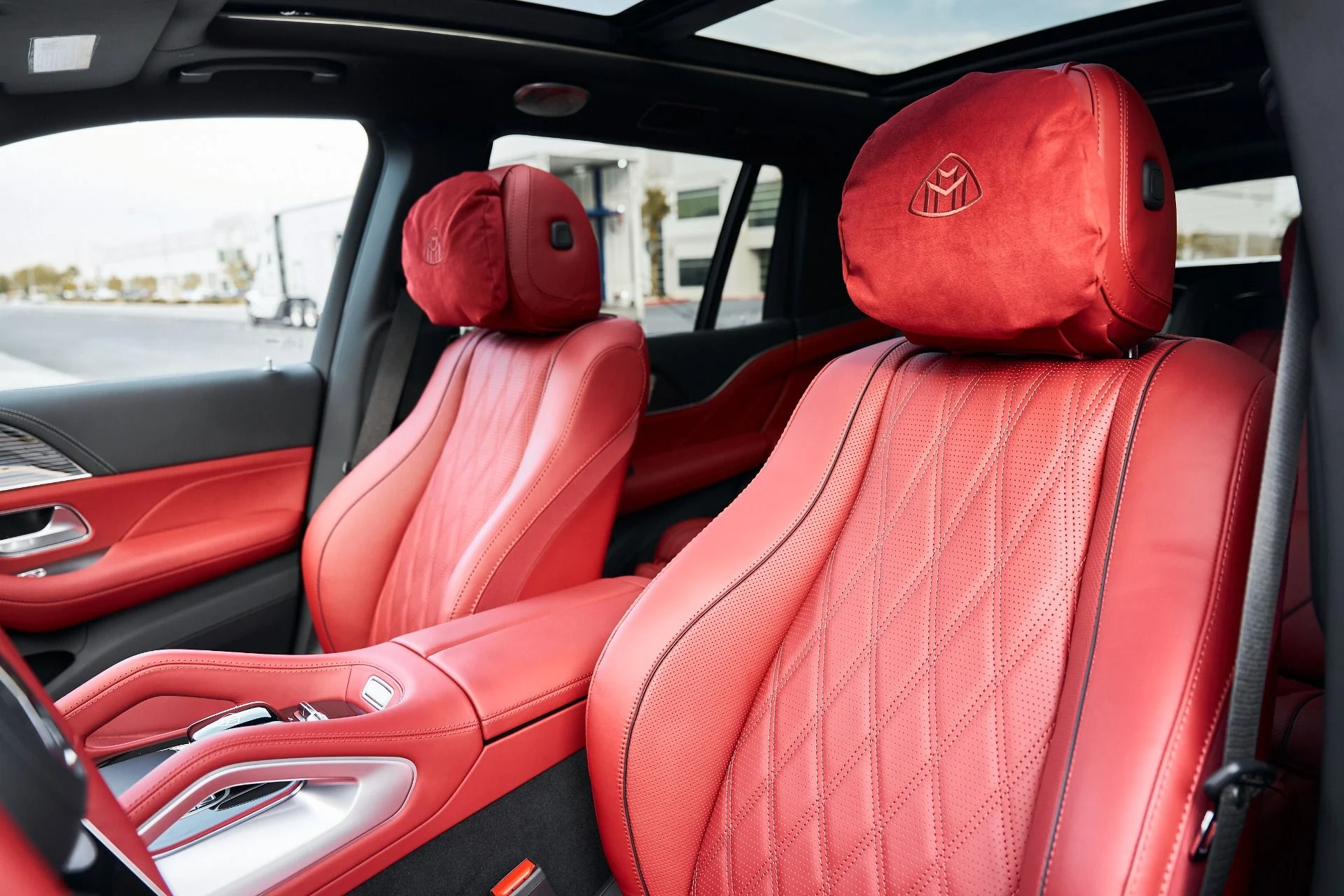 mph049_13985087_Used_2026_Mercedes_Benz_GLS_Maybach_GLS_600_1769136364_e1783996b8