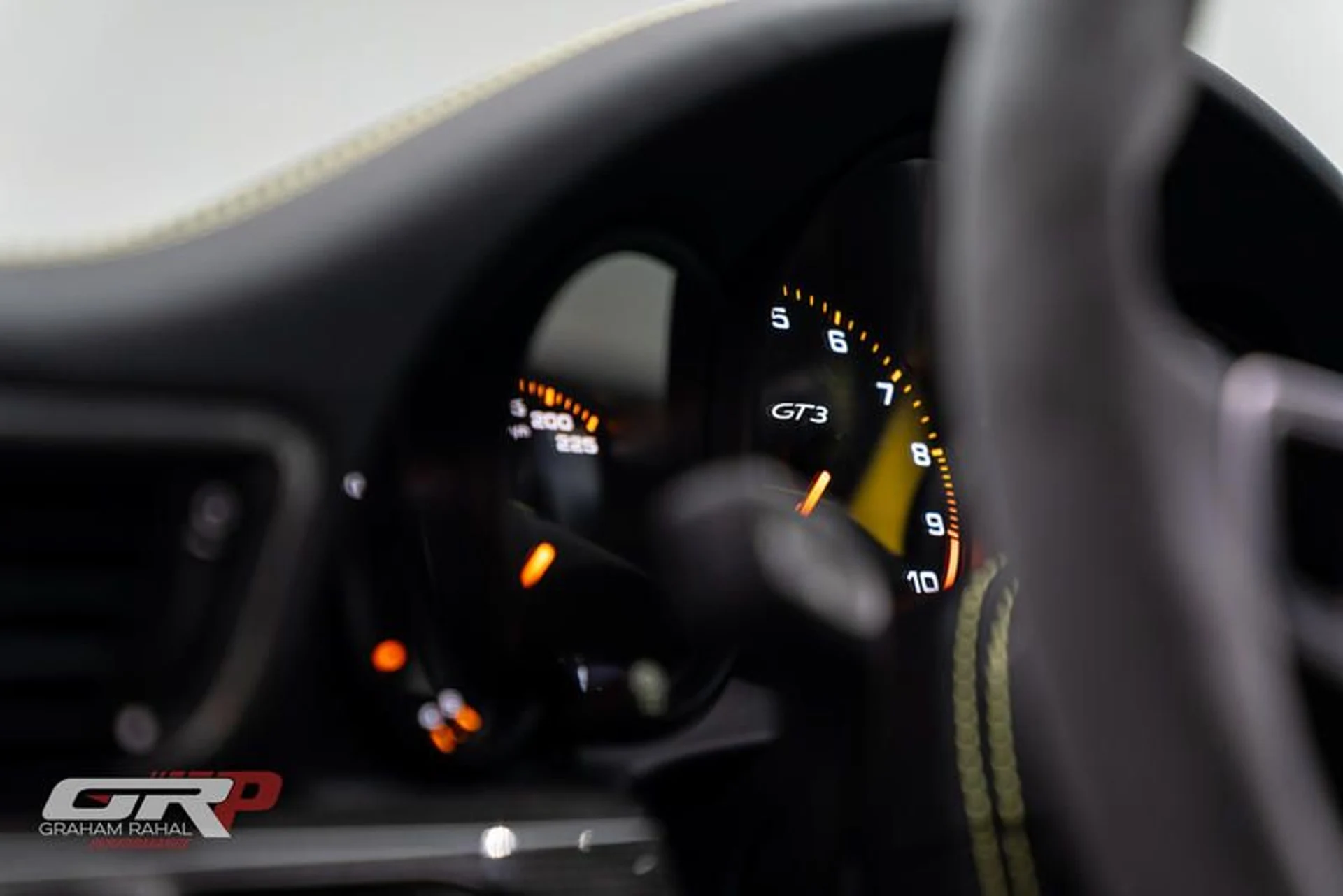 mph049_141853784_09_B8_A0_C1_8_C42_47_C9_88_E7_EE_041008_DA_5_A_2900153006