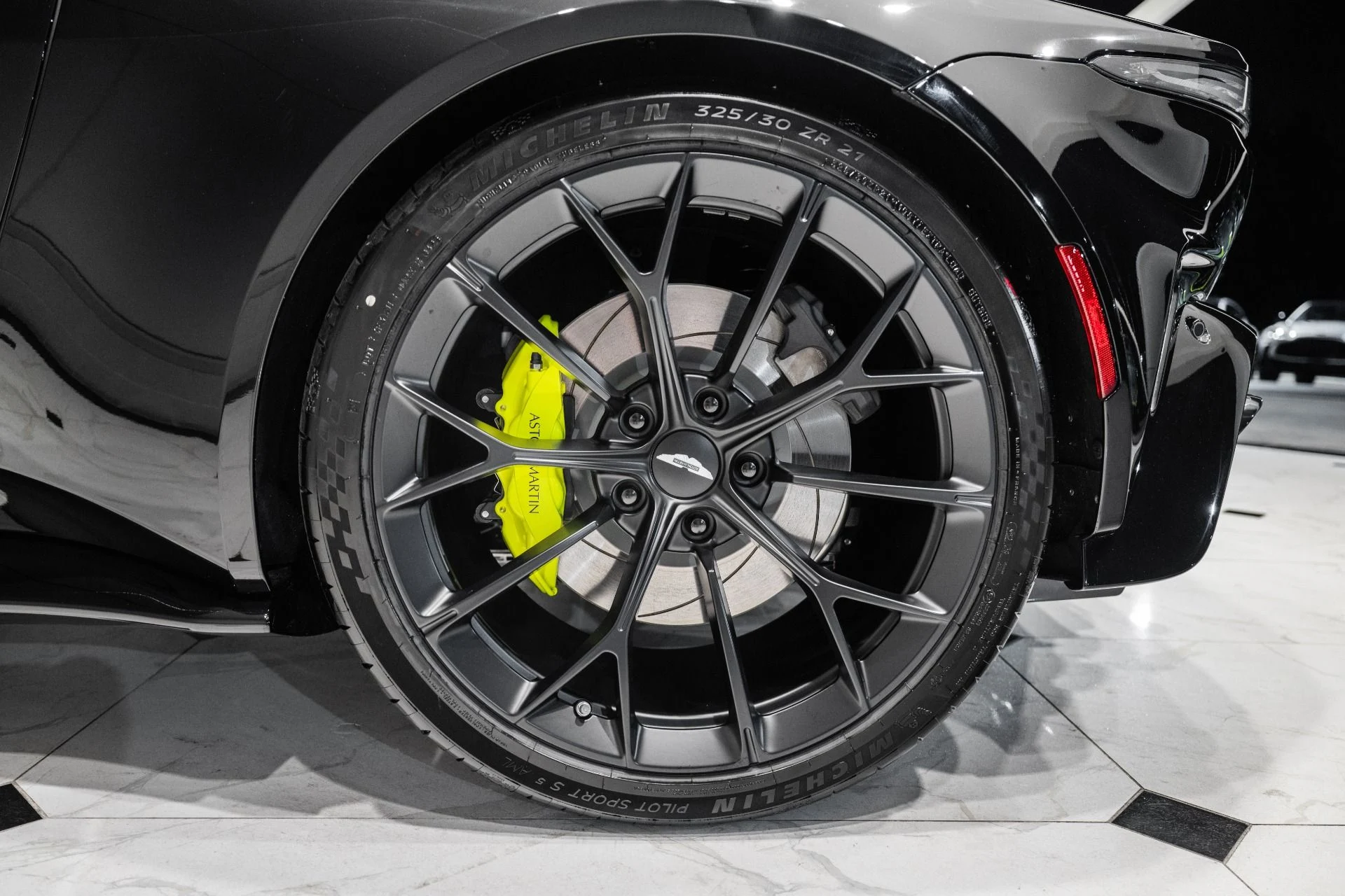 mph049_1424691255_New_2026_Aston_Martin_Vantage_S_Roadster_1780941042_80bcb8675d