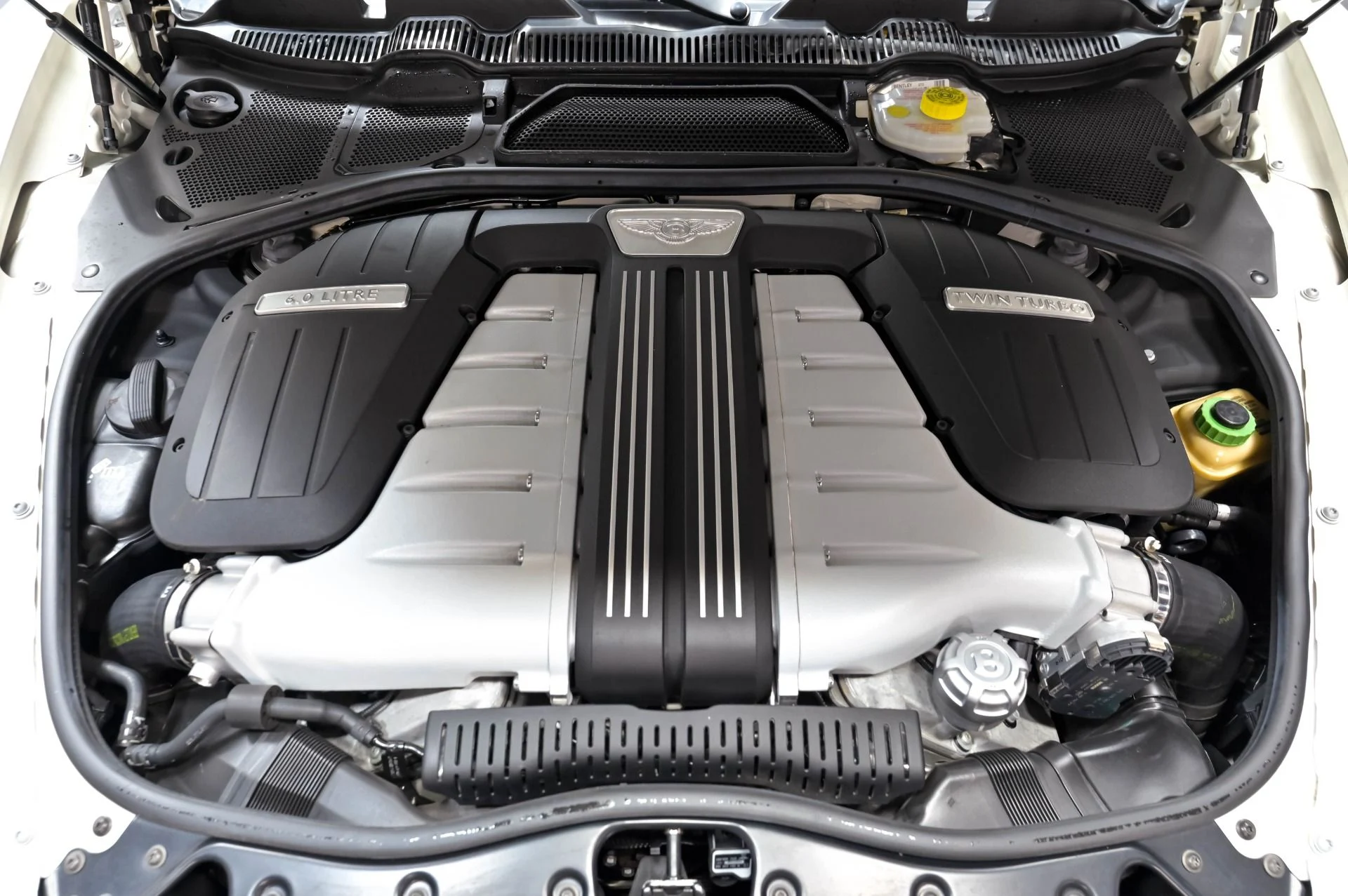 mph049_146842124_Used_2016_Bentley_Flying_Spur_W12_1779838751_c738ba00d3