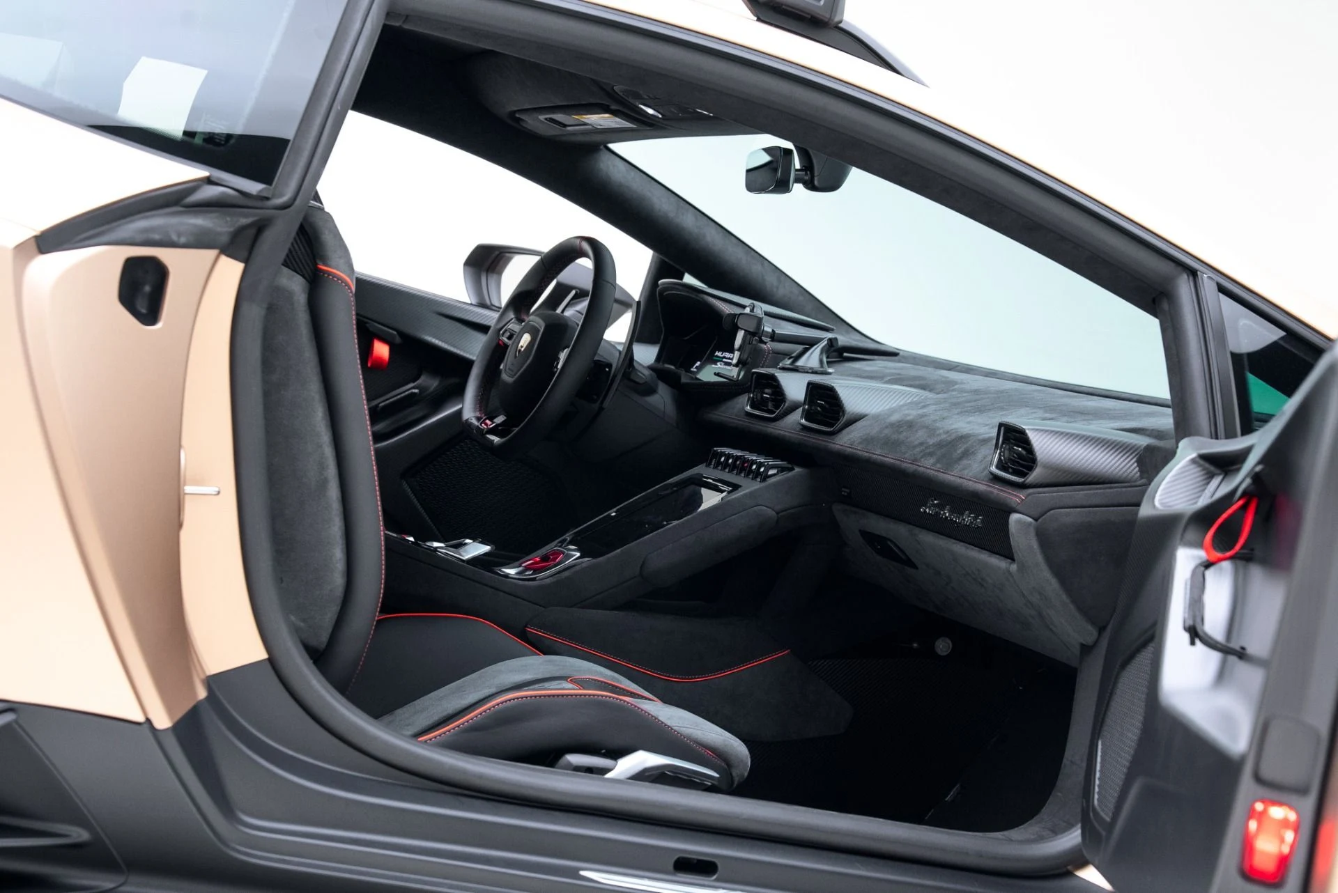 mph049_1475164875_Used_2024_Lamborghini_Huracan_Sterrato_1774458866_0b94b9ab4a