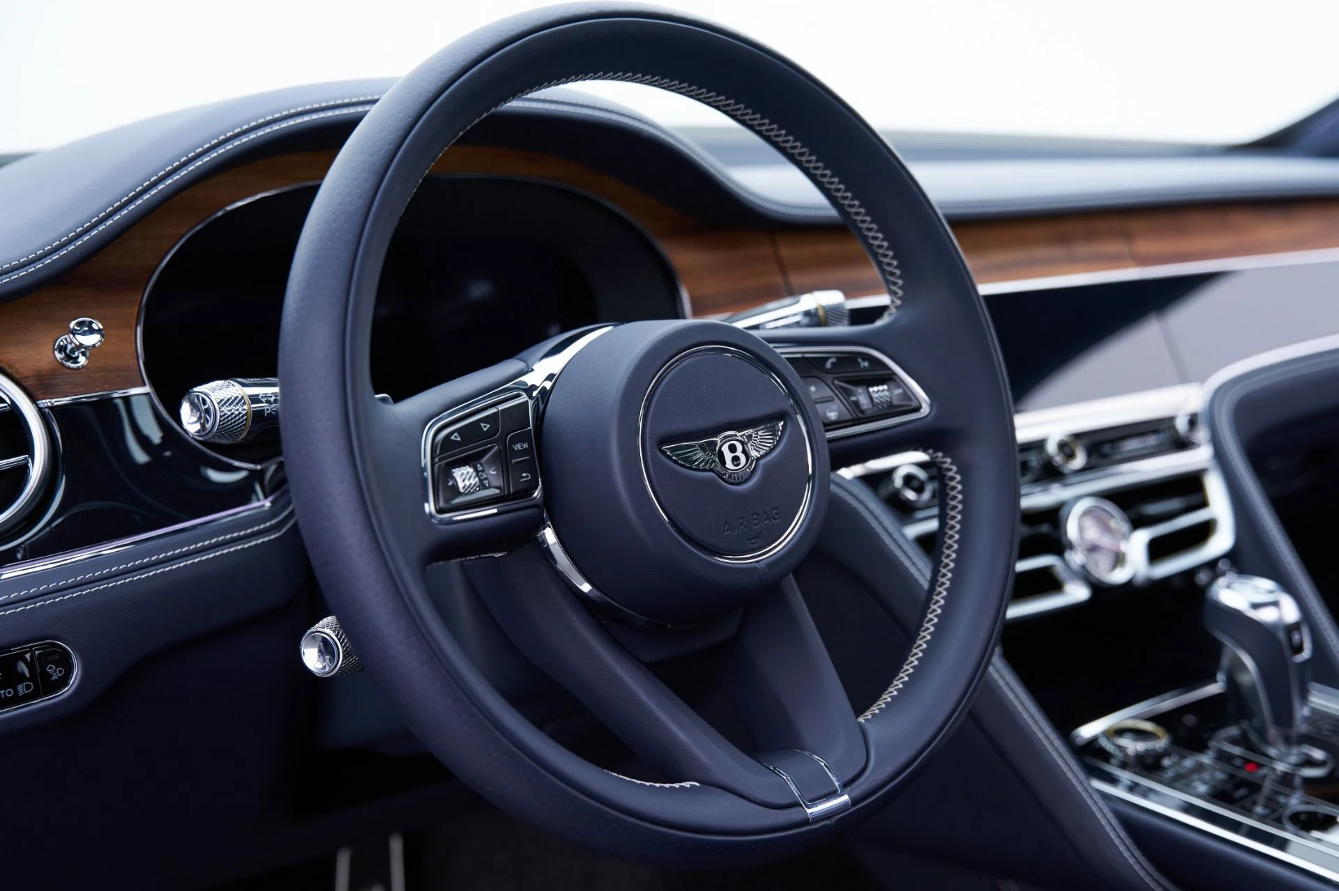 mph049_148100455_Used_2025_Bentley_Flying_Spur_Speed_1792601246_3ac091c1a7