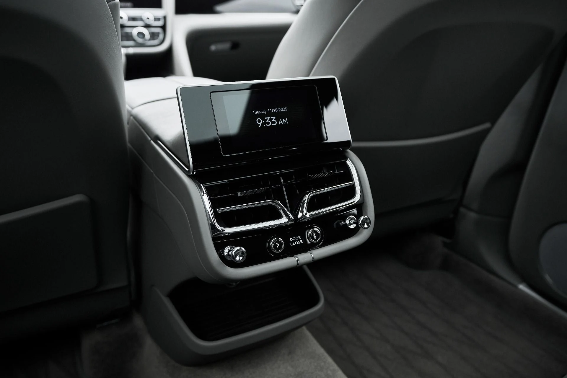 mph049_1495964641_Used_2023_Bentley_Bentayga_EWB_Azure_1763502549_f119b3806a