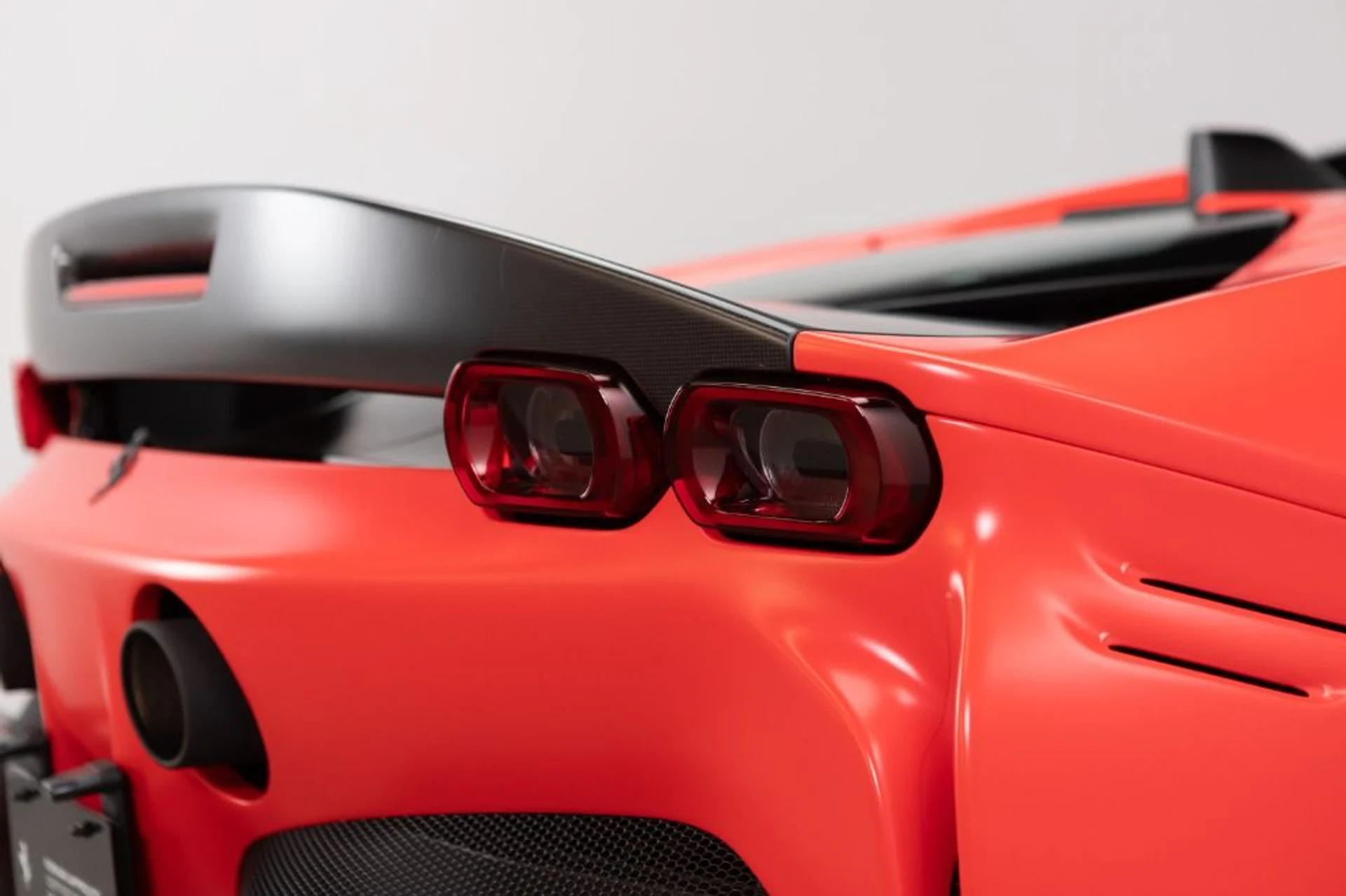 mph049_1503596225_Used_2022_Ferrari_SF_90_Spider_5de743ed51