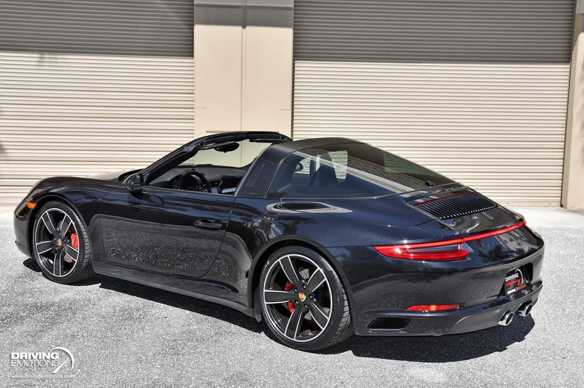 mph049_1512078649_868_p50_l_95defa1763