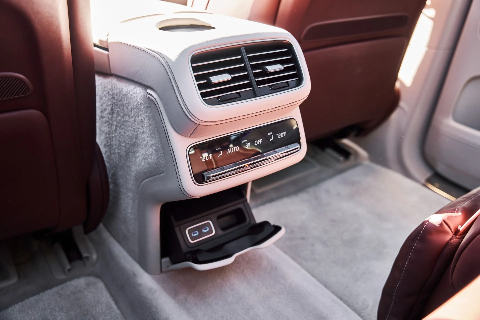 mph049_1526544074_Used_2024_Mercedes_Benz_GLS_Maybach_GLS_600_1776125683_1a93305ed4