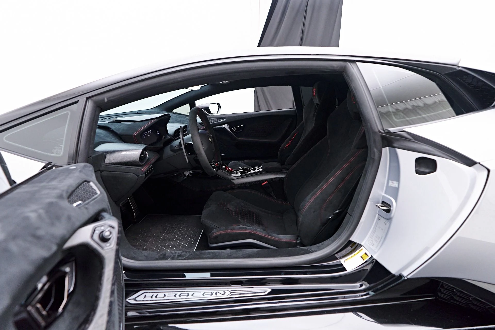 mph049_1531844626_Used_2018_Lamborghini_Huracan_Performante_1761069191_7fb3eadb46