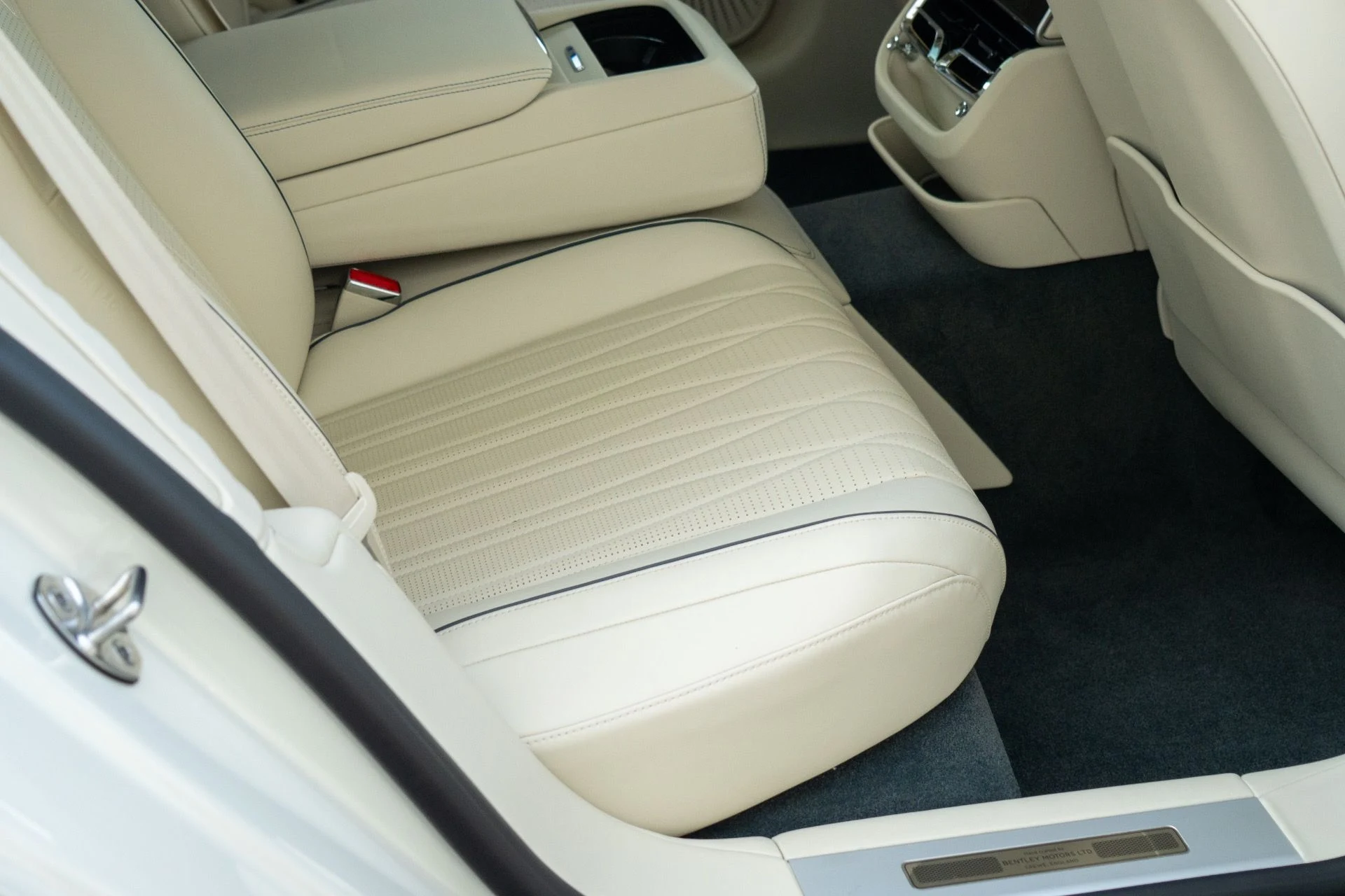 mph049_1555183121_Used_2021_Bentley_Flying_Spur_W12_1764864987_2cdc9025c0