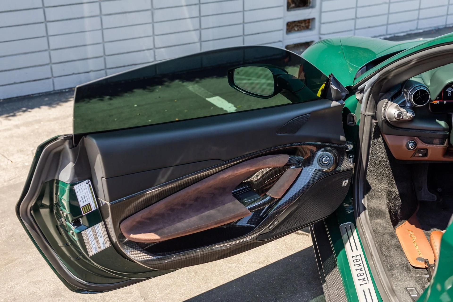 mph049_1557740319_Used_2022_Ferrari_F8_Tributo_1744415627_d1274da50f