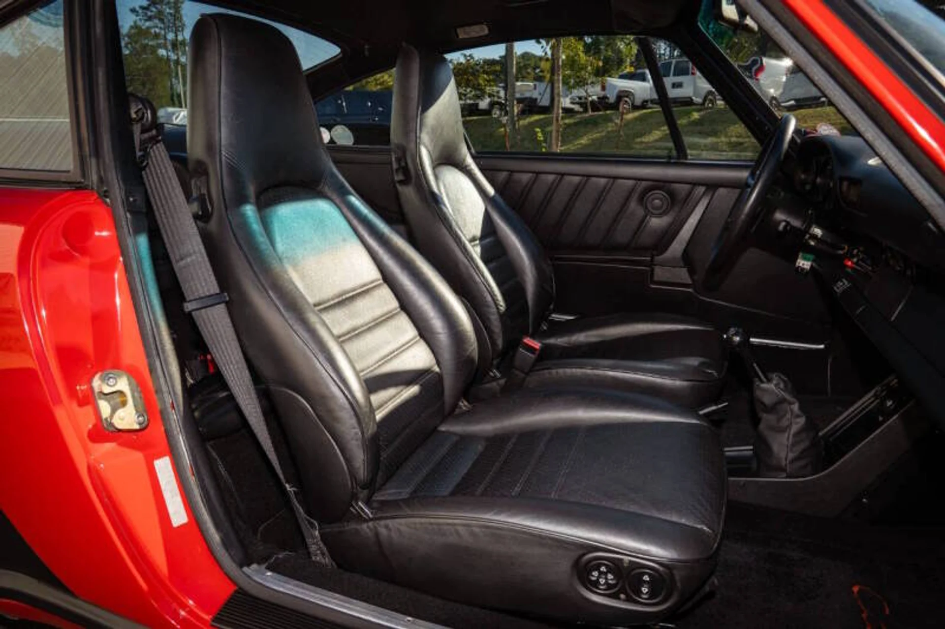mph049_1594791598_1985_porsche_911_carrera_2dr_coupe_6db6c87a2a