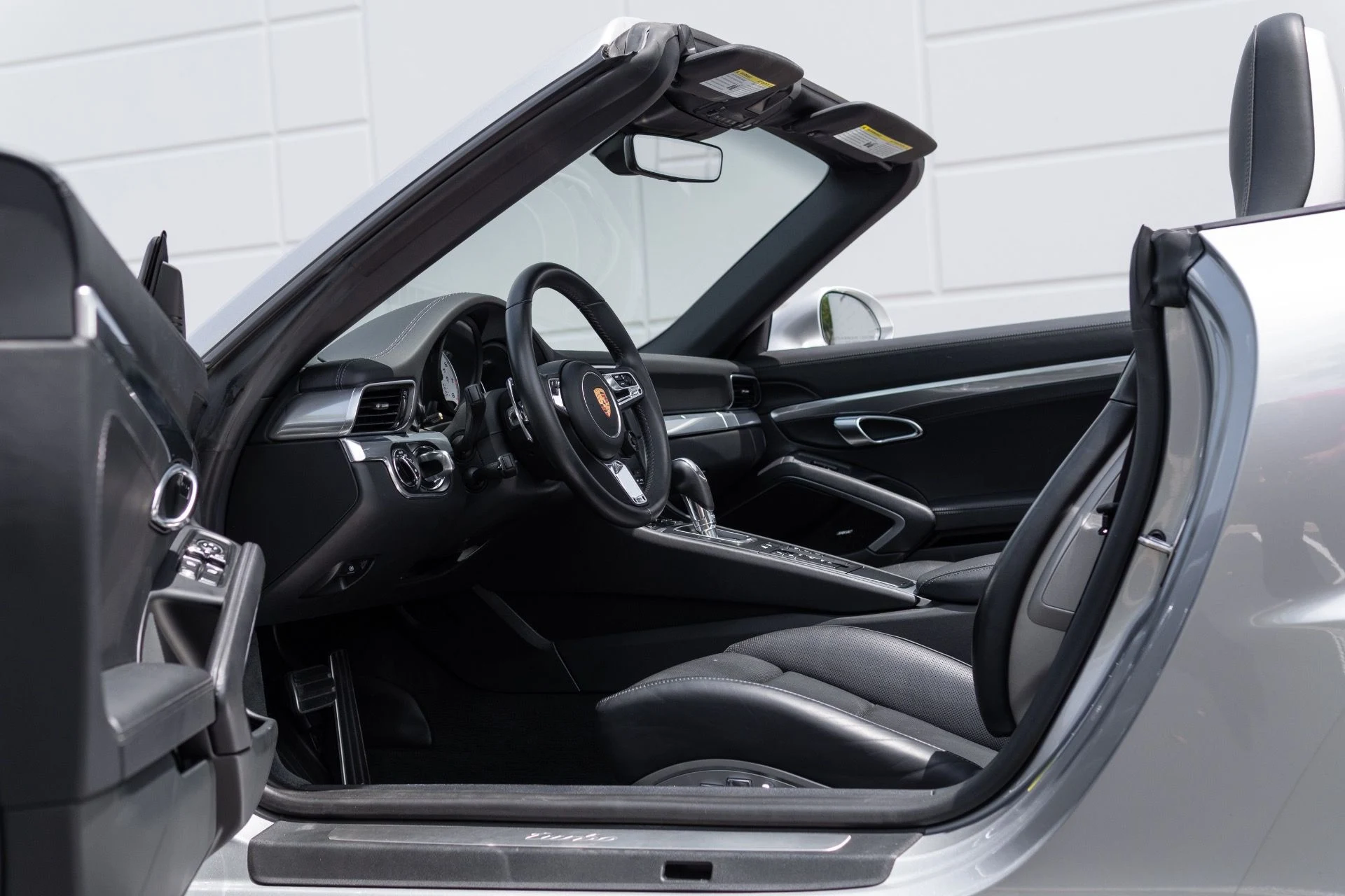 mph049_1596580995_Used_2019_Porsche_911_Turbo_1775252644_94925eaeb0