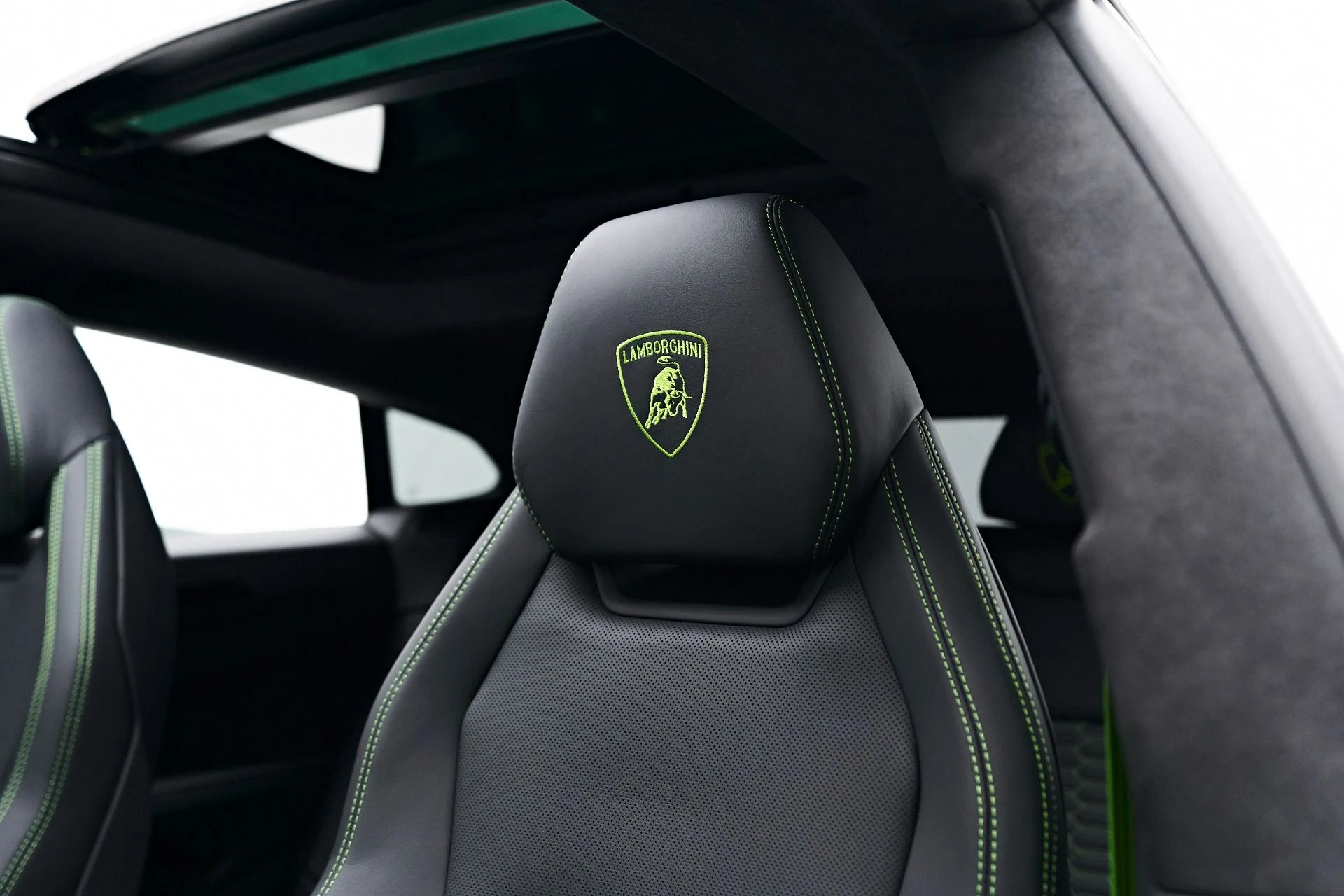mph049_1599125088_Used_2023_Lamborghini_Urus_S_1692657144_5044bbc956