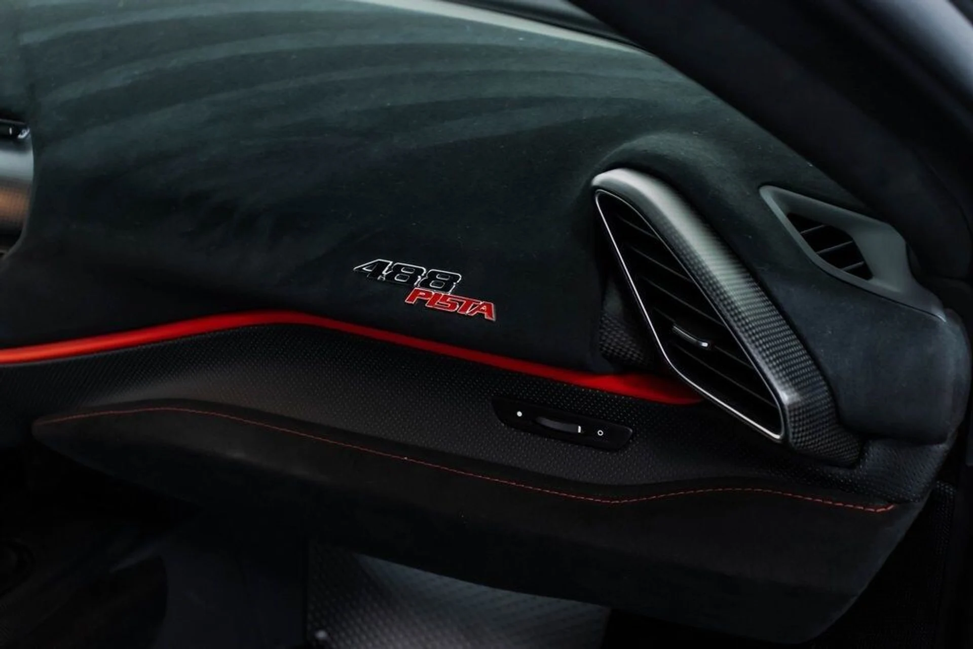 mph049_160465108_68235346972cd5bcd825f19213365c2bx_13126ebec0