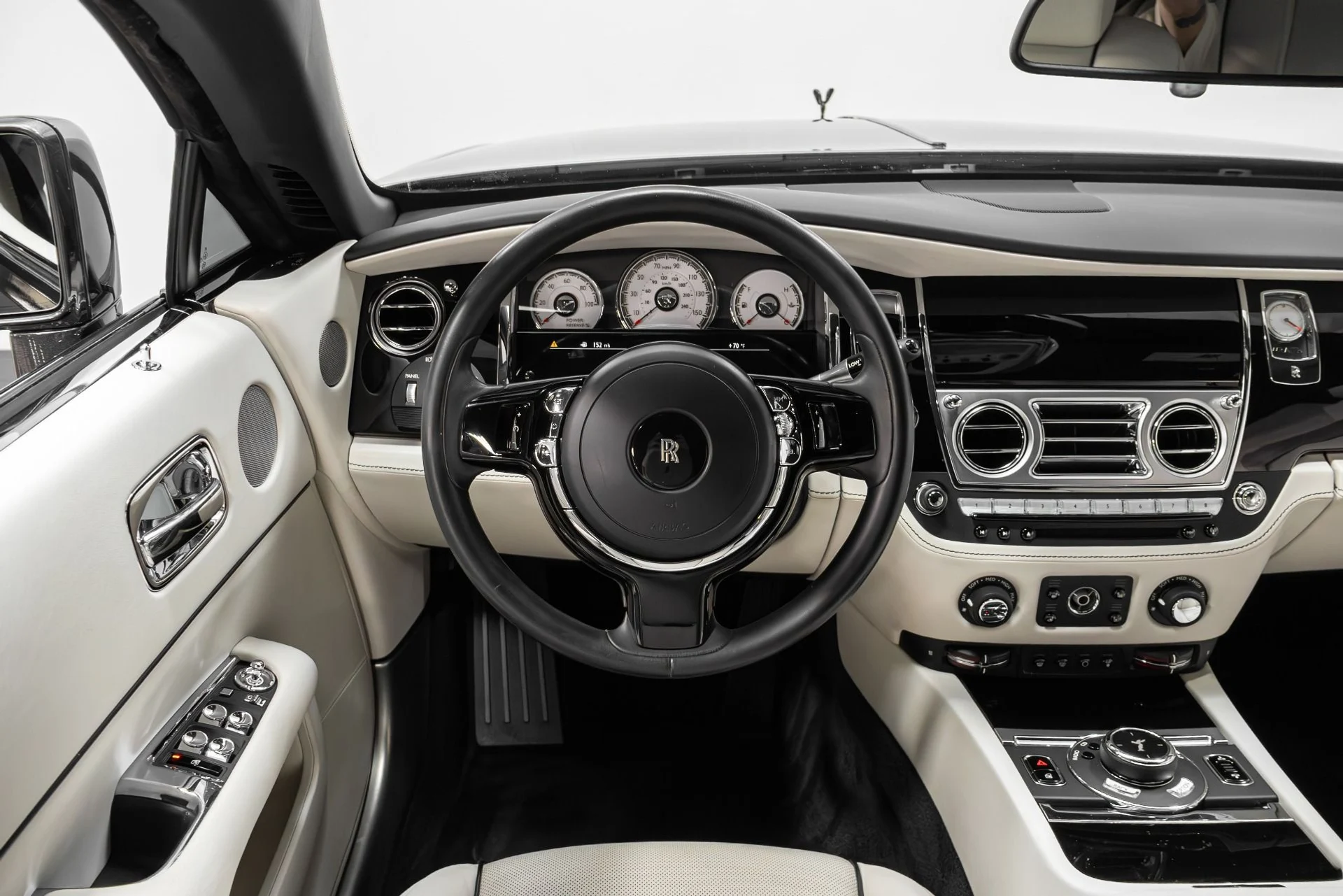 mph049_160787626_Used_2016_Rolls_Royce_Wraith_1765322495_b4cae5f36b