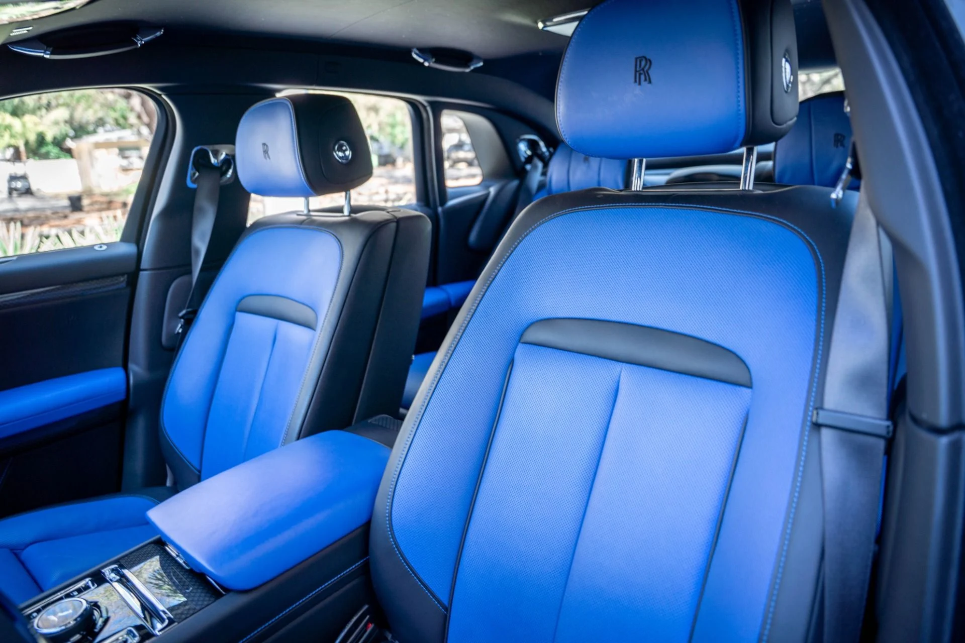 mph049_1623124690_Used_2022_Rolls_Royce_Black_Badge_Ghost_1772144614_93293ec0ec