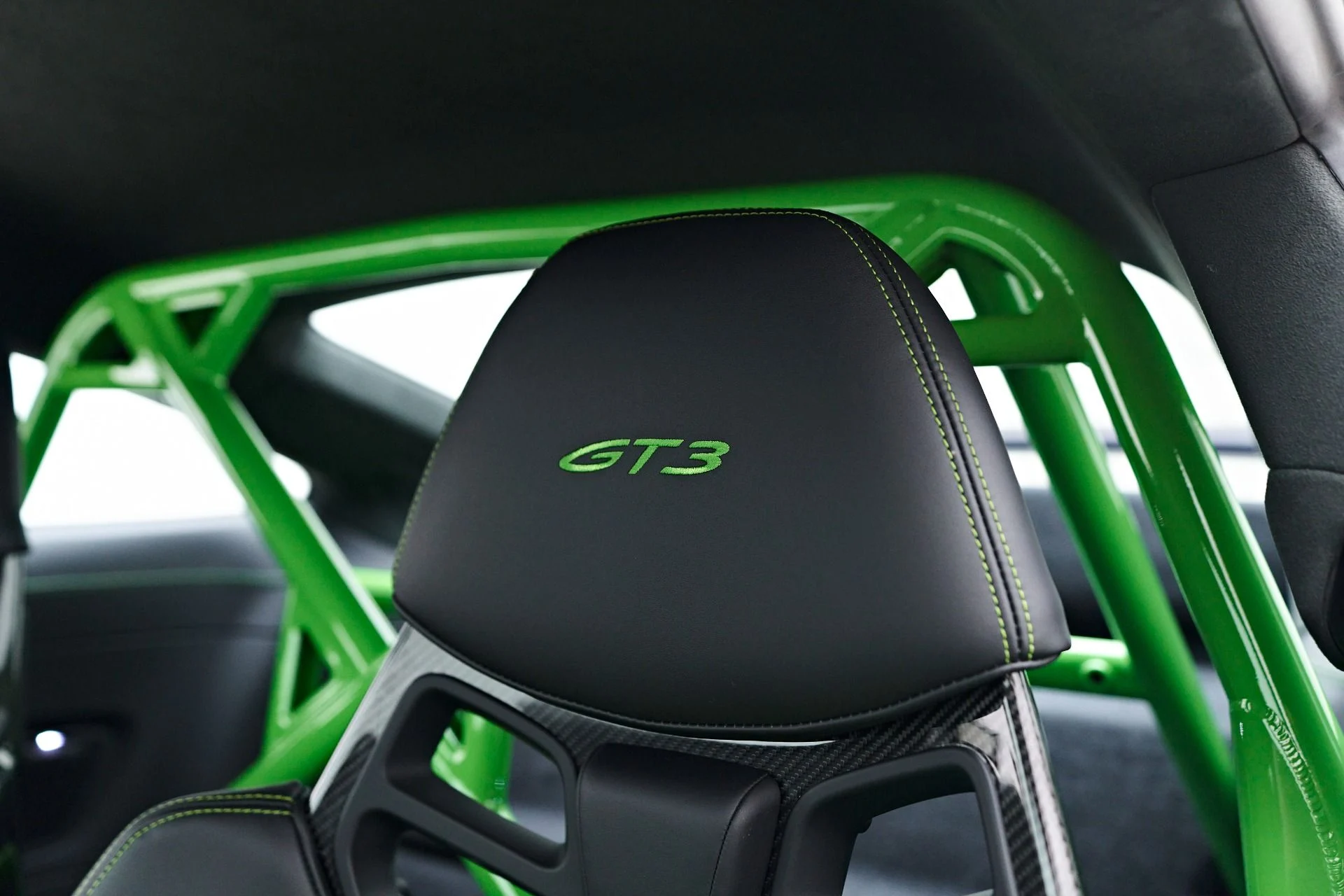 mph049_1641882525_Used_2022_Porsche_911_GT_3_1755812646_6acc246b2d