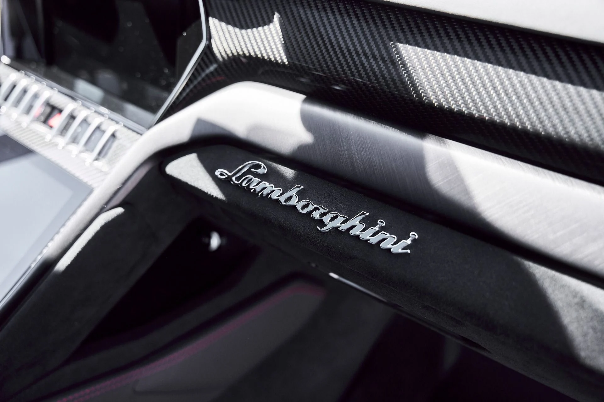 mph049_1649504524_Used_2024_Lamborghini_Urus_Performante_1773968308_5be6792556