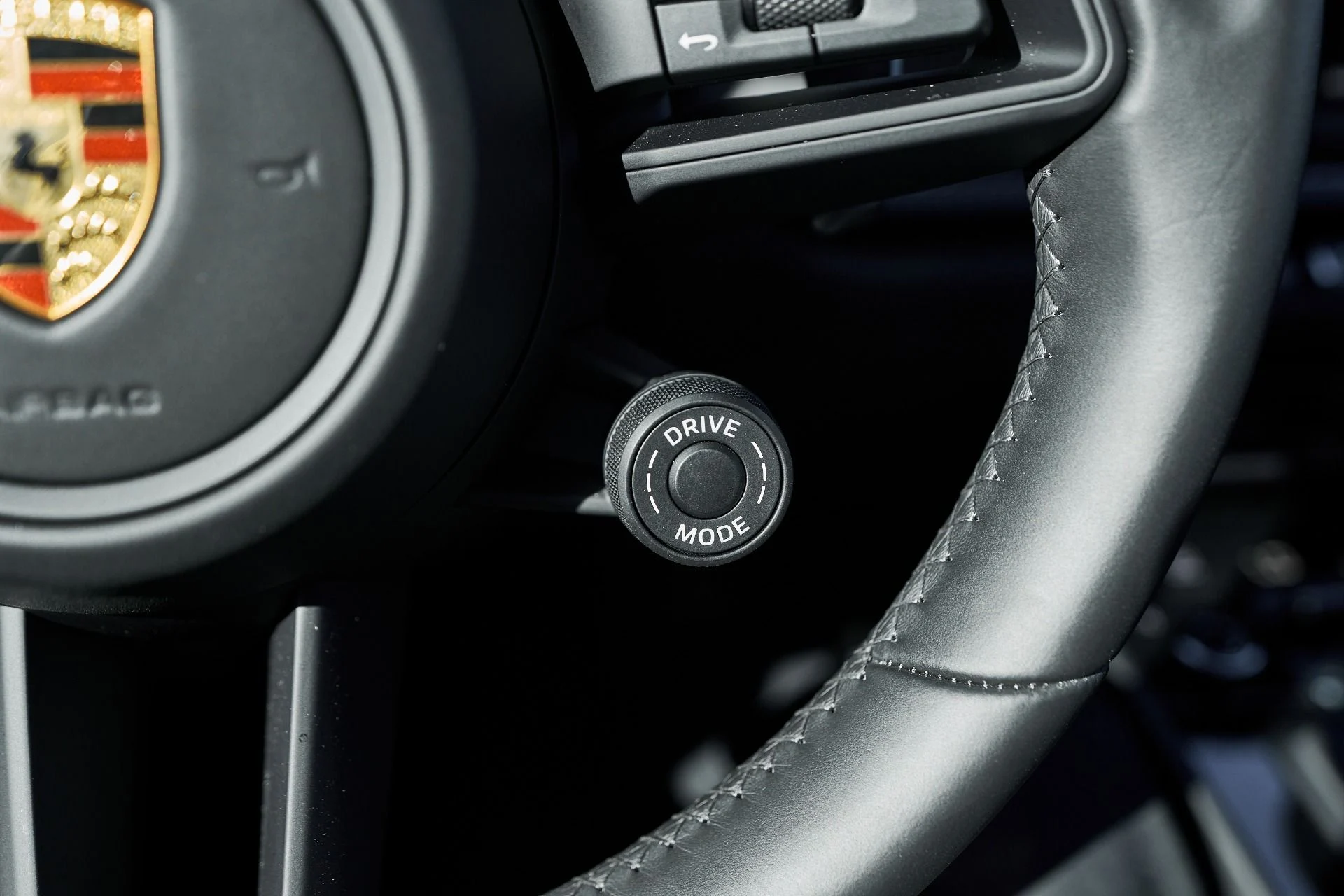 mph049_1650505273_Used_2023_Porsche_911_GT_3_1761779584_91591fbee6