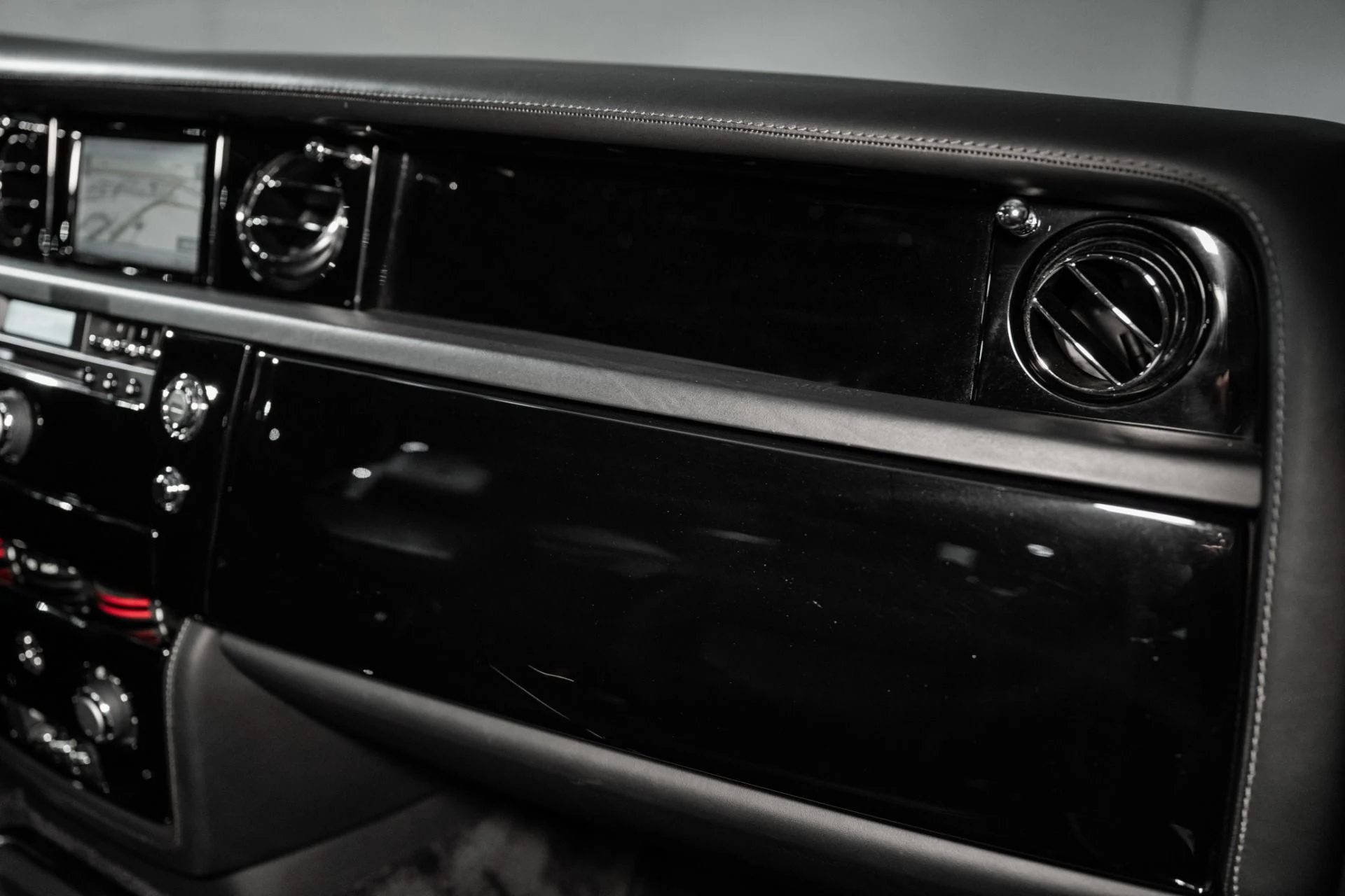 mph049_1665106655_Used_2010_Rolls_Royce_Phantom_Coupe_1760972669_d0534cf688