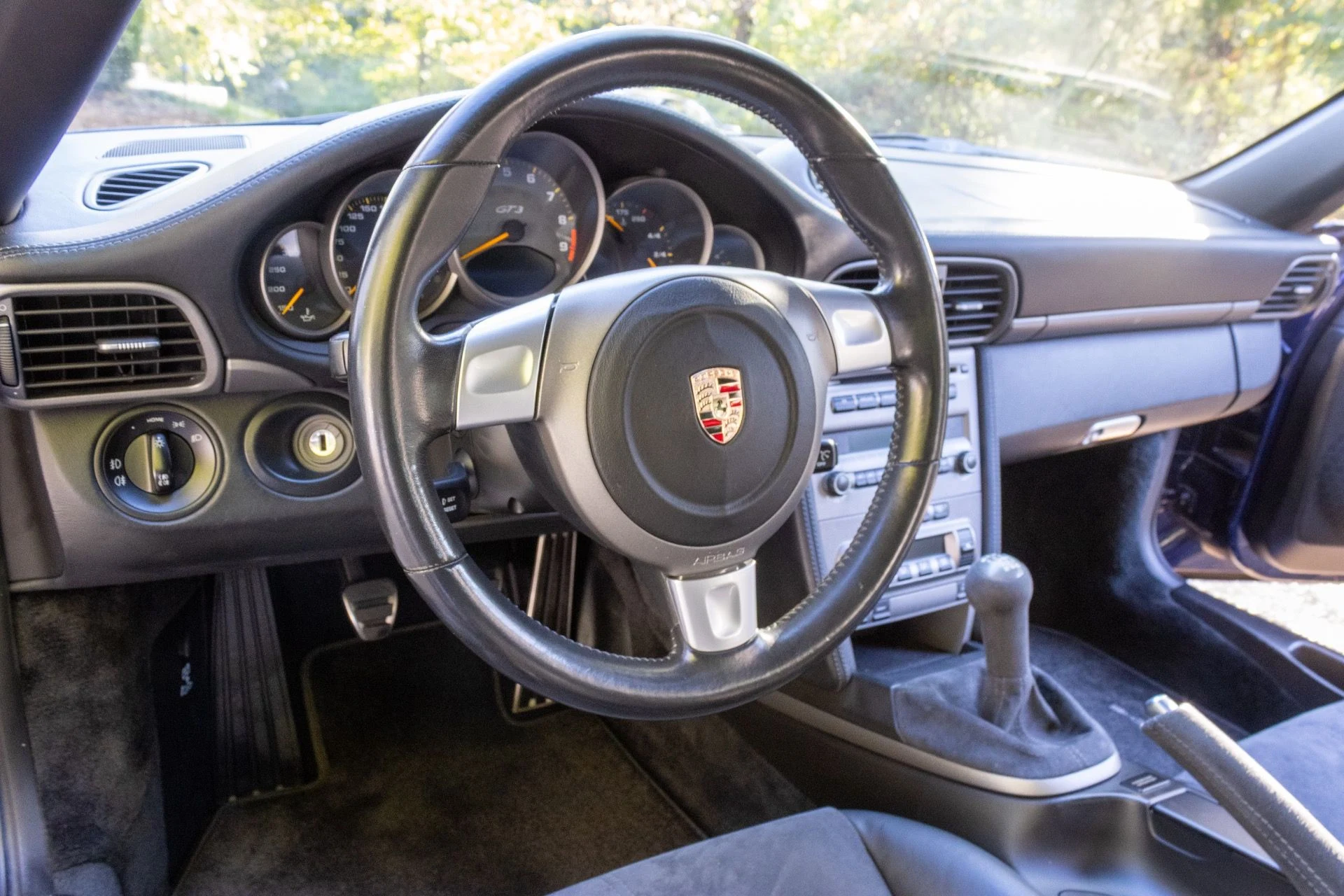 mph049_1668029947_Used_2007_Porsche_911_GT_3_1791996870_a4382739c2