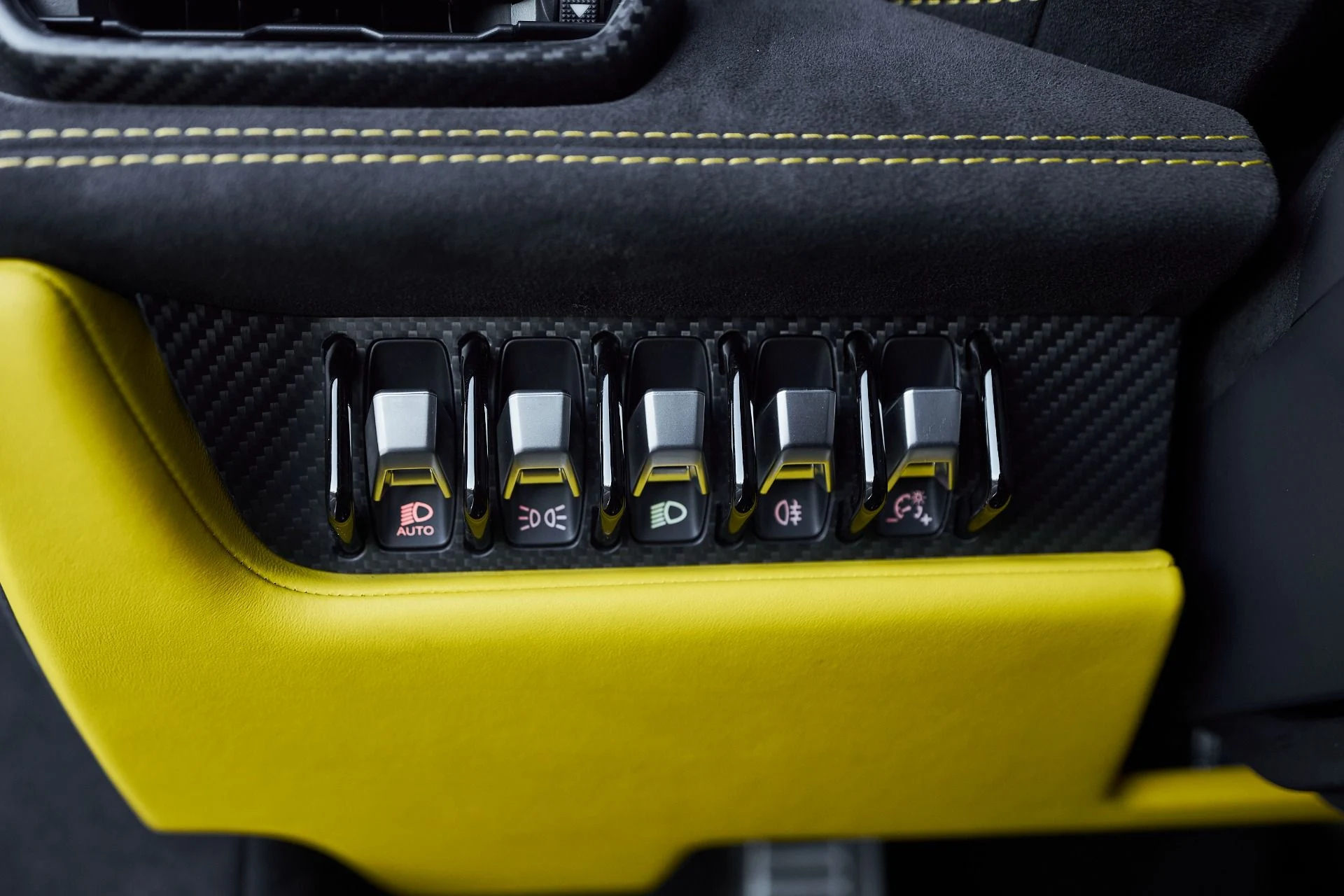 mph049_1688345936_Used_2023_Lamborghini_Huracan_Tecnica_Base_1765333555_7559bae394