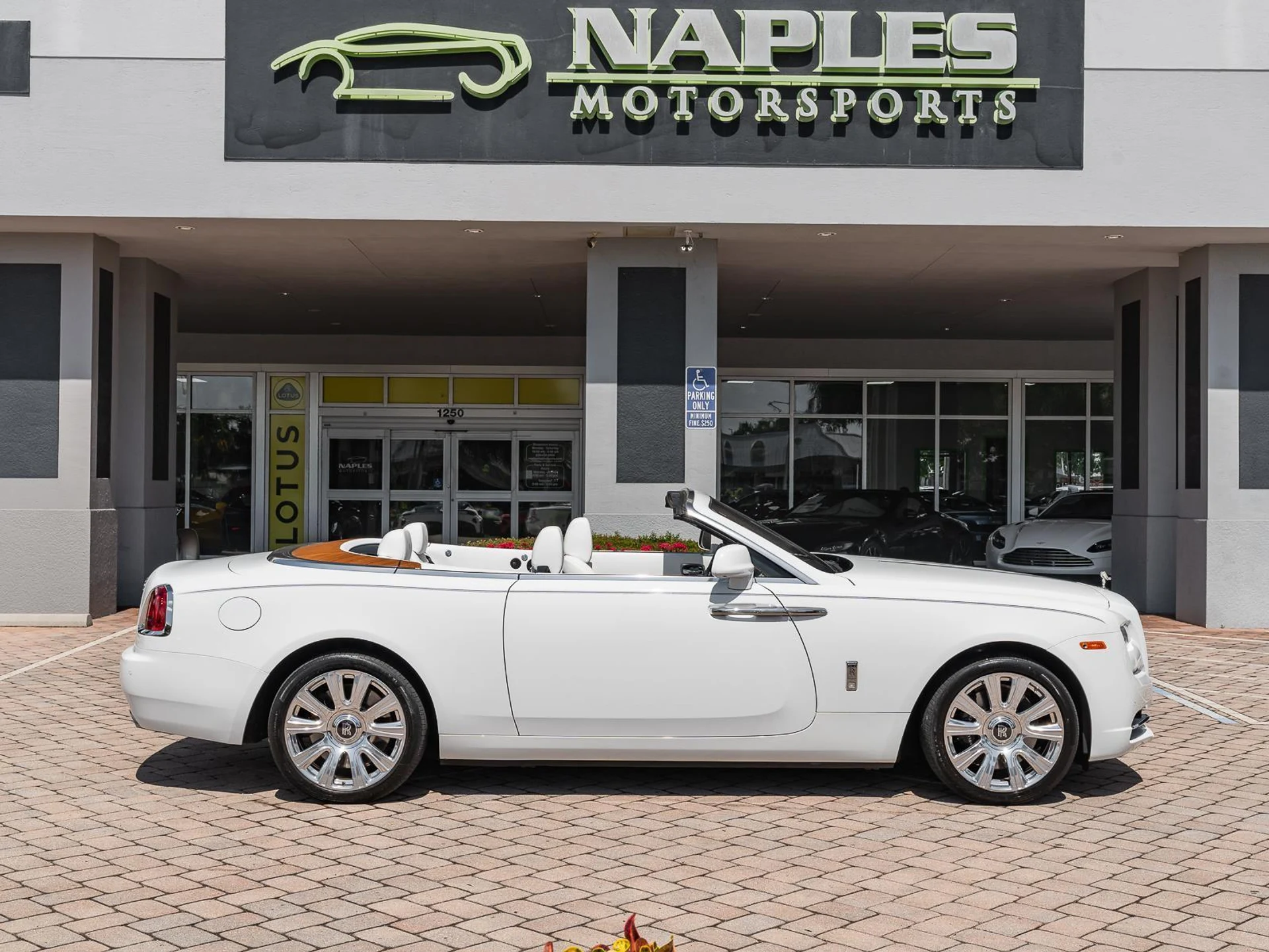 mph049_1689896204_Used_2016_Rolls_Royce_Dawn_2dr_Convertible_1782414125_ec913fad8b