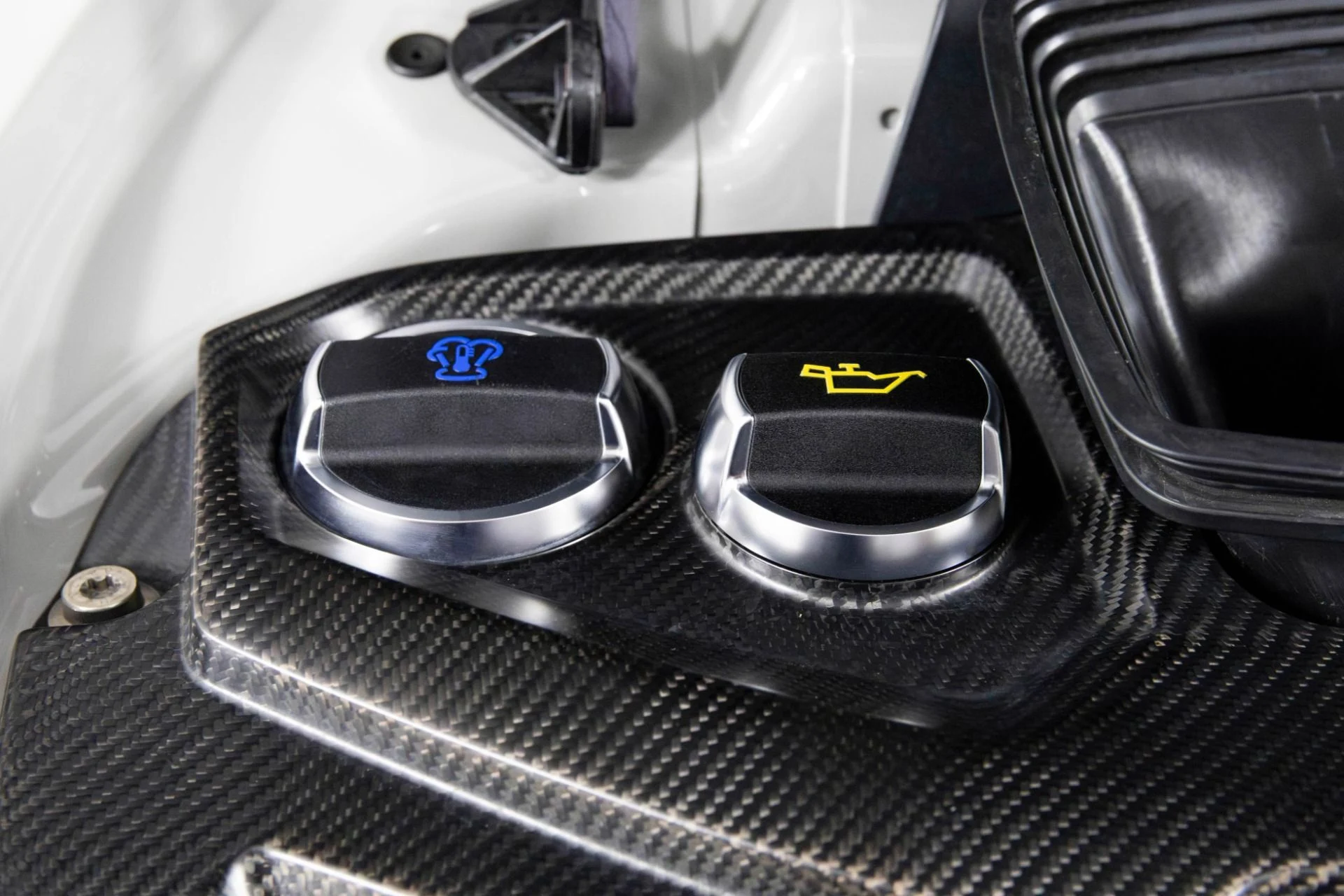 mph049_1713394846_Used_2018_Porsche_911_GT_2_RS_1762984497_be8d3edd2b