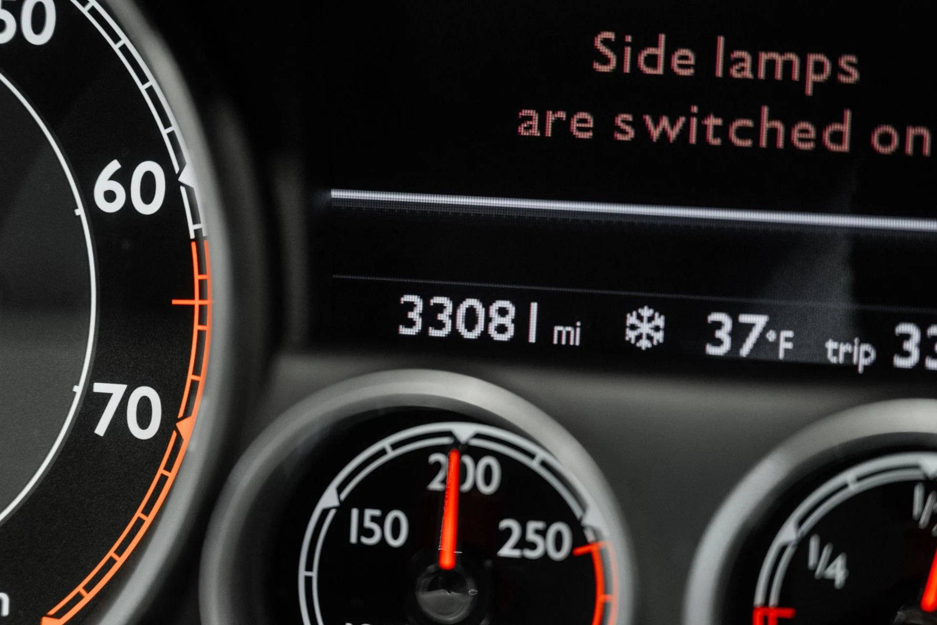 mph049_1716939458_Used_2014_Bentley_Flying_Spur_1764428362_a44ee4f84d