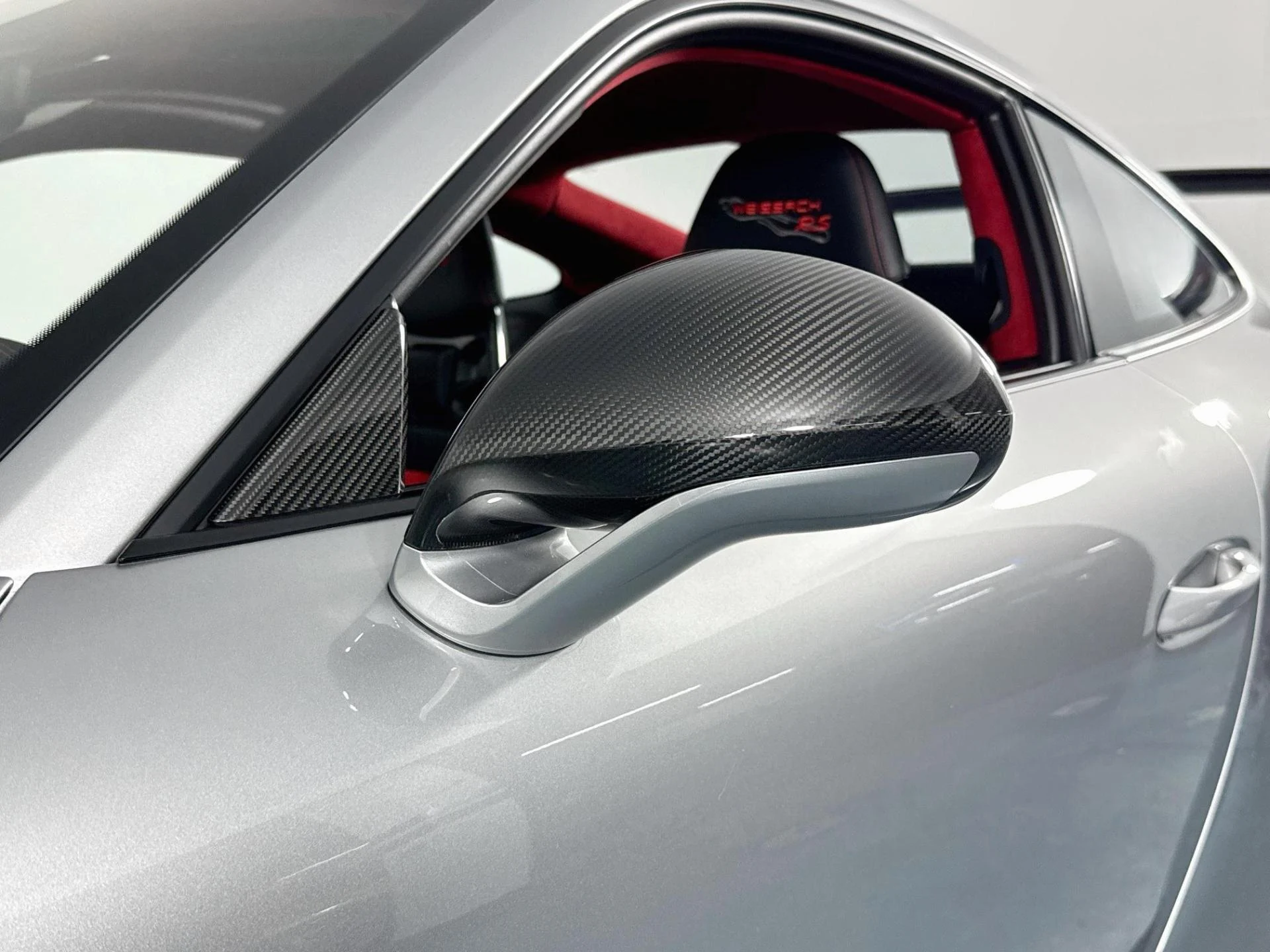 mph049_1720664991_Used_2018_Porsche_911_GT_2_RS_1785871797_e08eeff196
