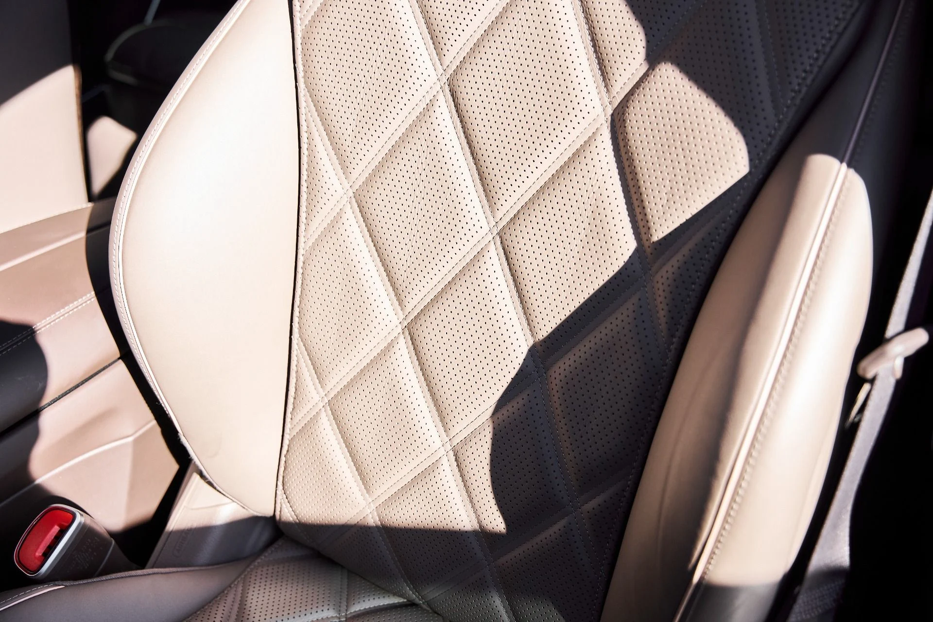 mph049_1727791802_Used_2025_Mercedes_Benz_EQS_Maybach_EQS_680_1770508822_c0ab912e83