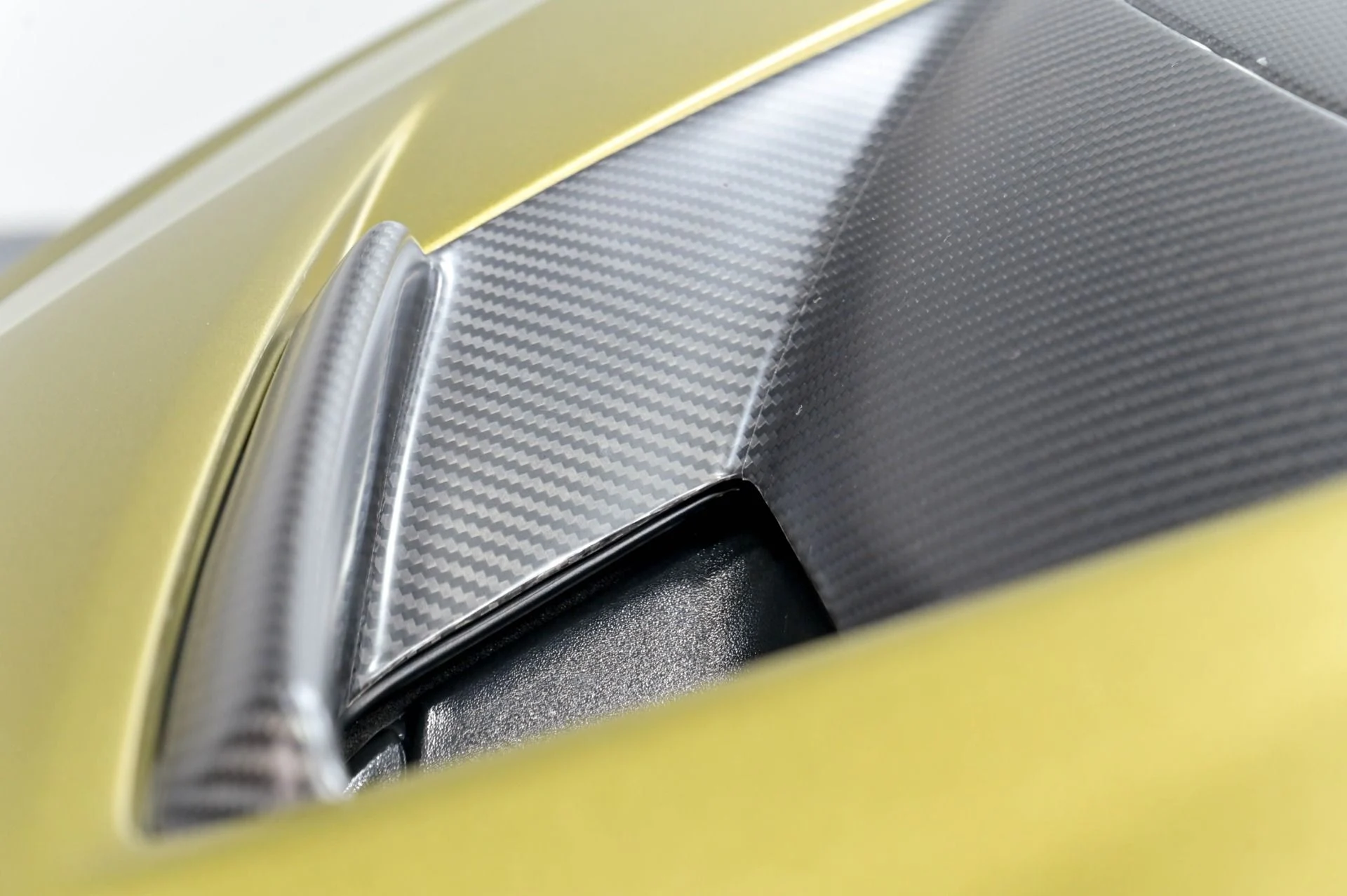mph049_1739152455_Used_2023_Lamborghini_Huracan_STO_1782768591_d1a5f30a6b