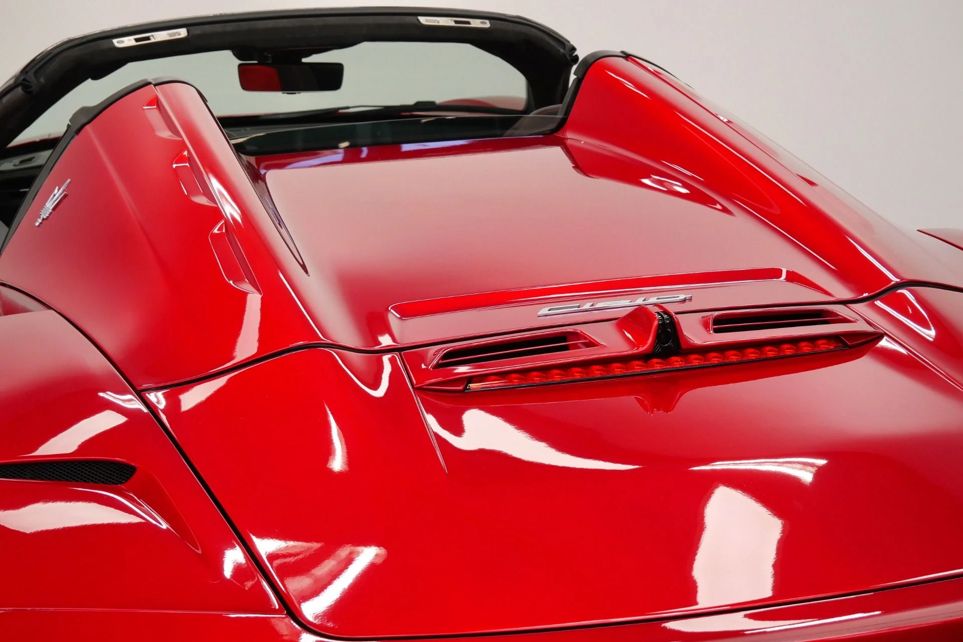 mph049_1777182483_Used_2023_Maserati_MC_20_Cielo_1598_Miles_Carbon_Ceramic_Brakes_Interior_Exterior_Carbon_Packages_1776351589_88a45926bf