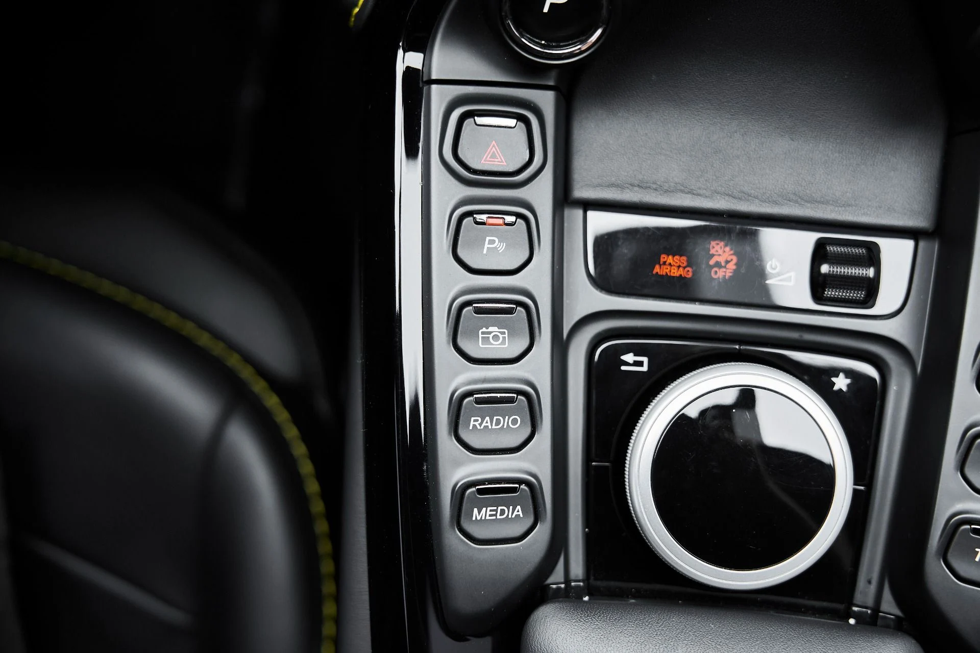 mph049_1784364901_Used_2023_Aston_Martin_Vantage_1775333374_92cbeafe8b