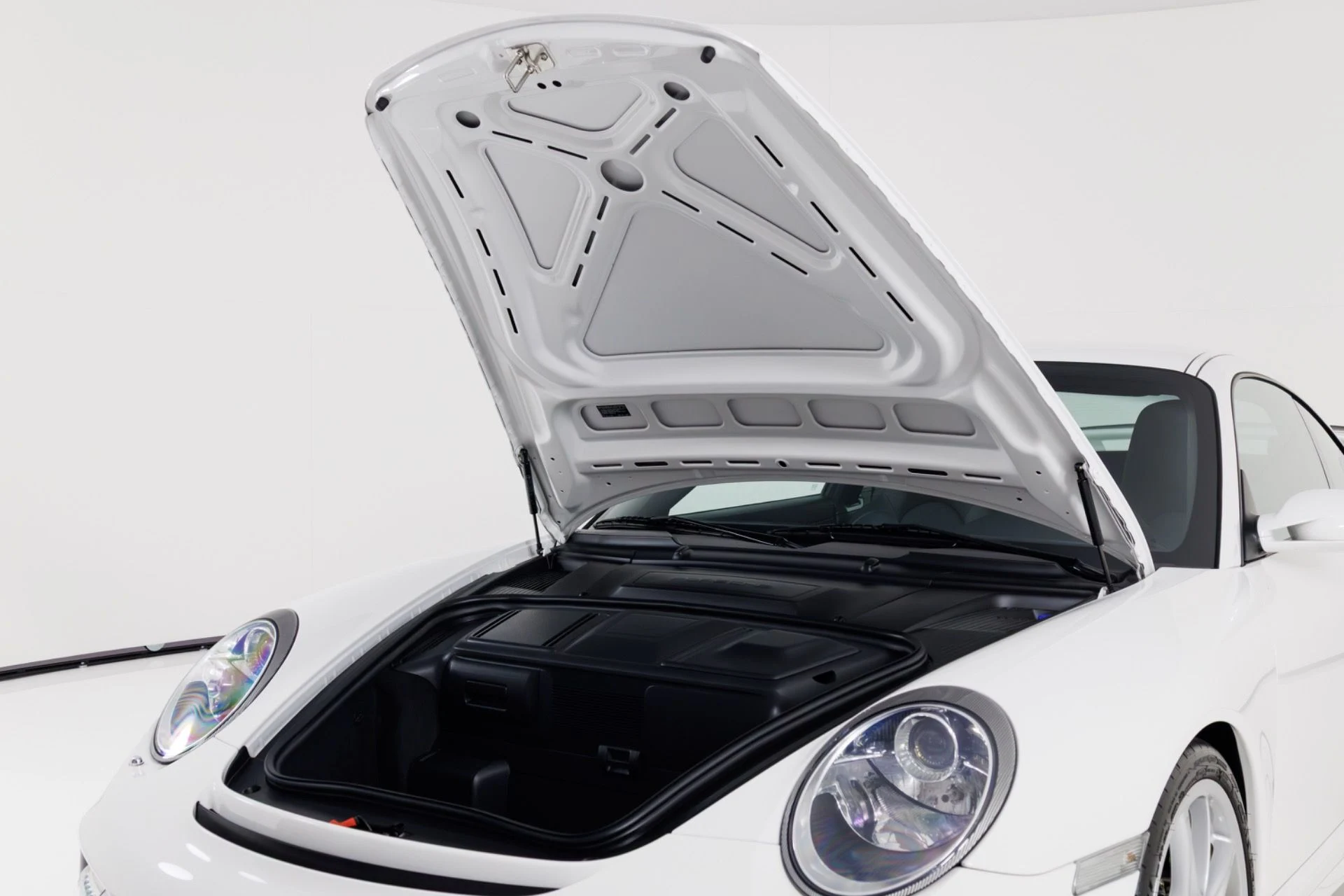 mph049_1784458461_Used_2008_Porsche_911_GT_2_1773330766_77ae31ffae