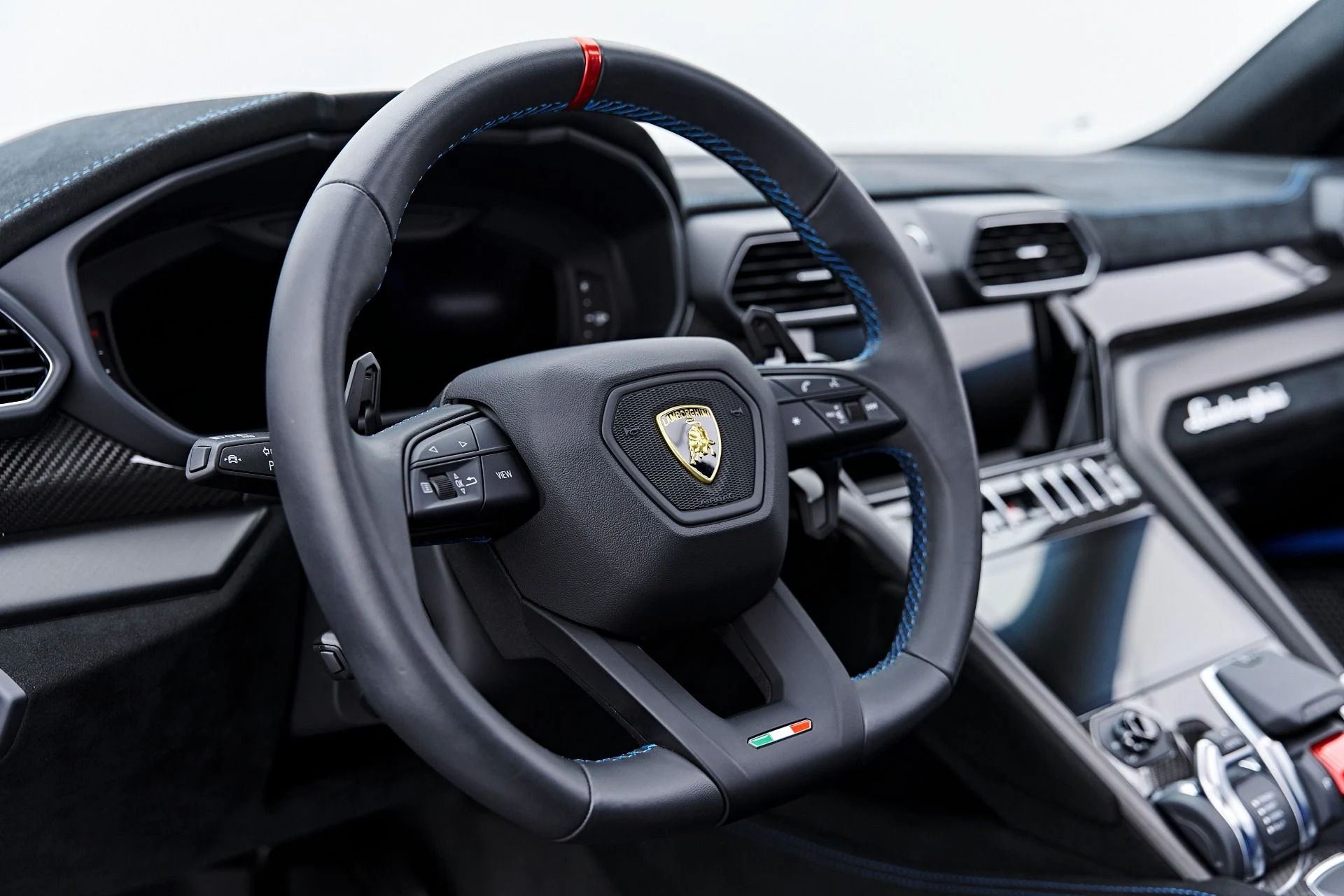 mph049_1811116573_Used_2023_Lamborghini_Urus_Performante_1790208878_f9f407ea58